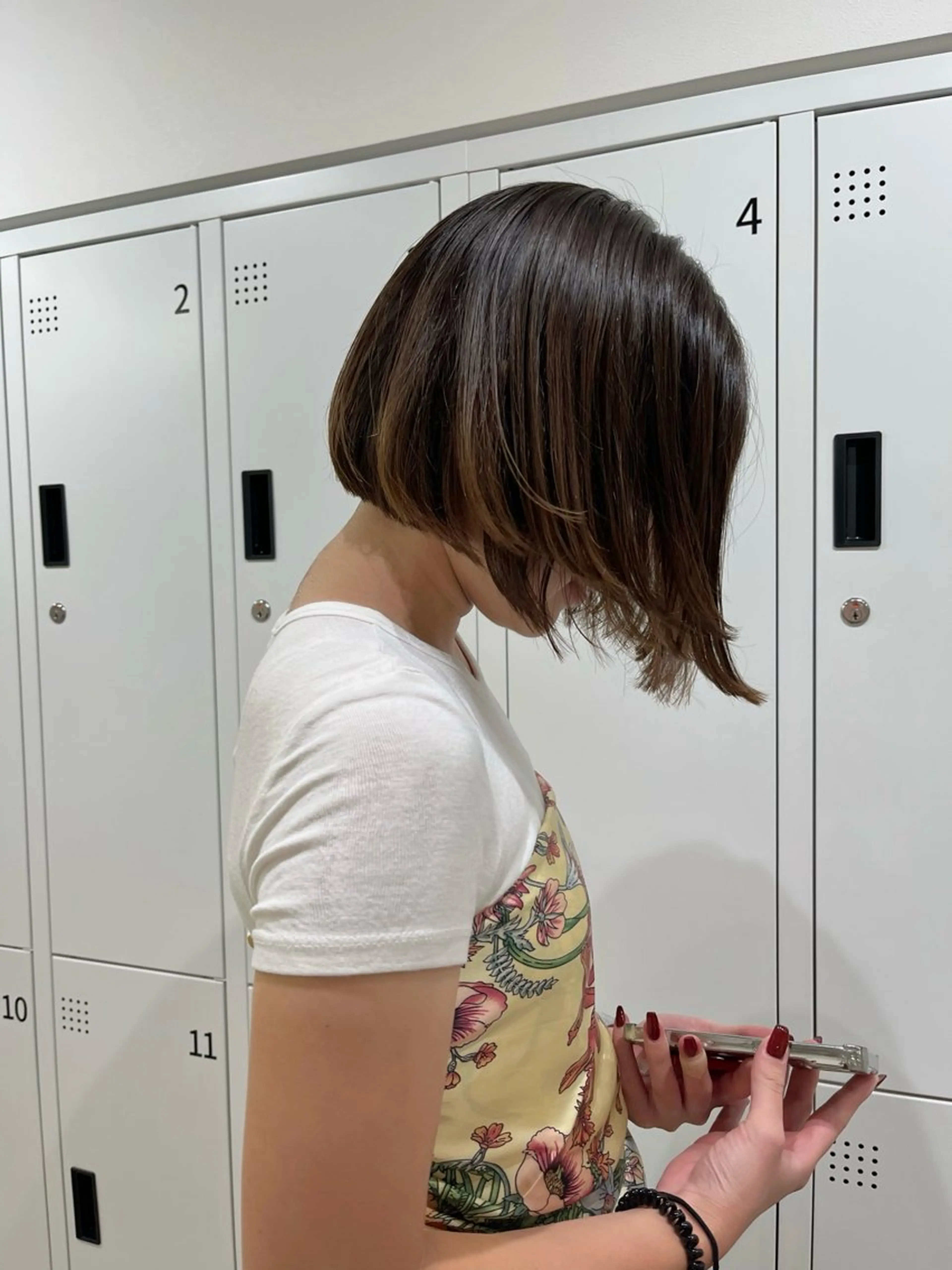 ショート カラー 阪本 桃のヘアスタイル