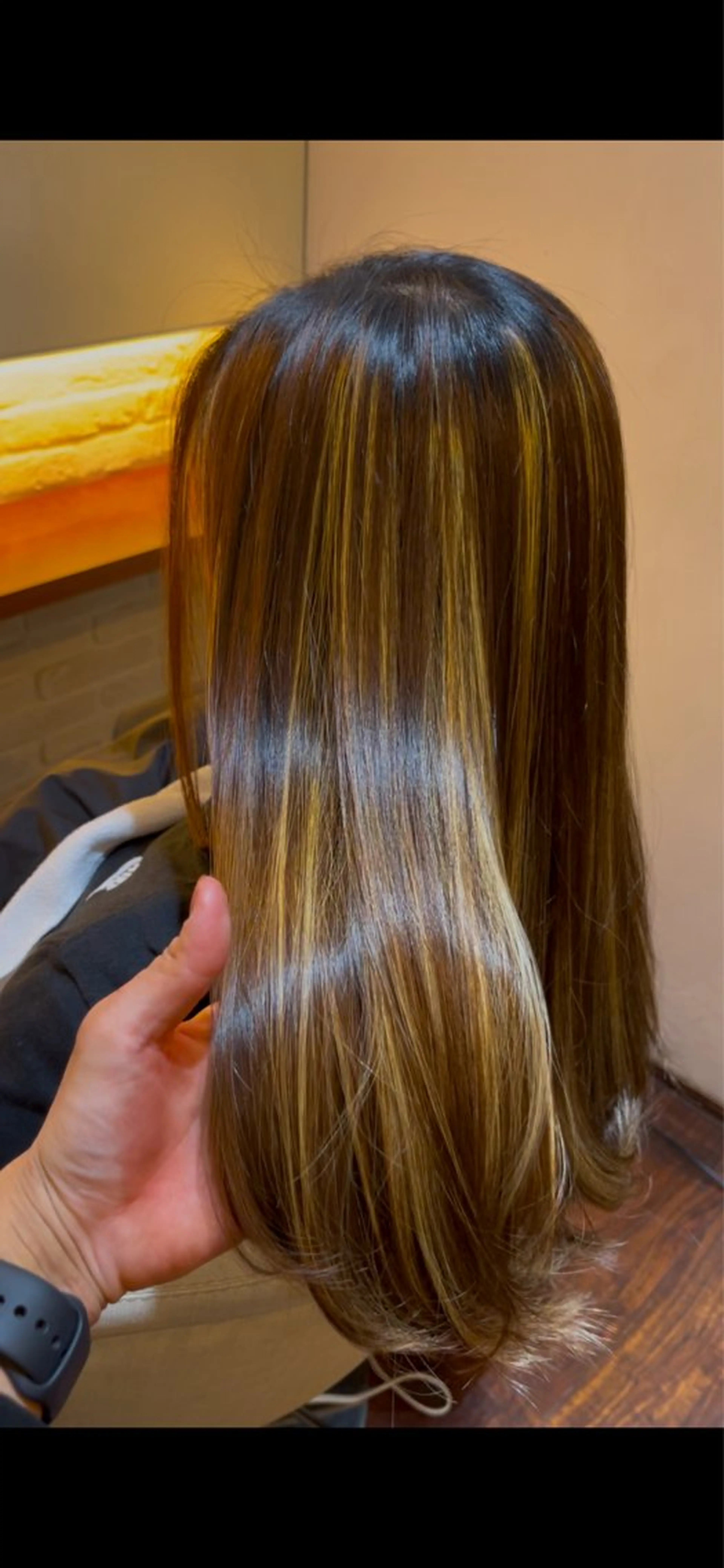 カラー ハイライトカラー ヘアカラー トリートメント CoCooN TAKUMAのヘアスタイル