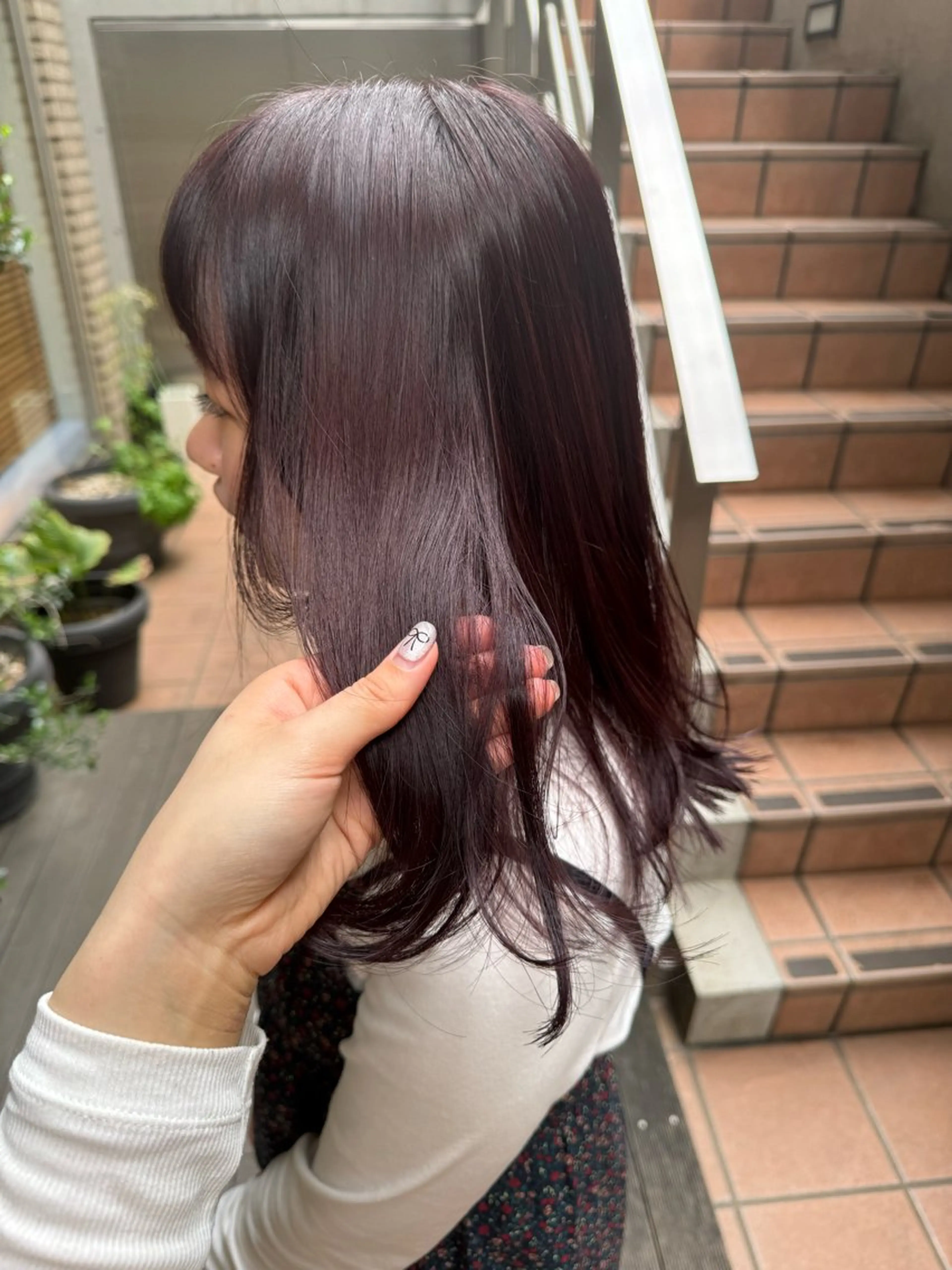 ミディアム カラー レイヤーカット 大橋 芽衣のヘアスタイル