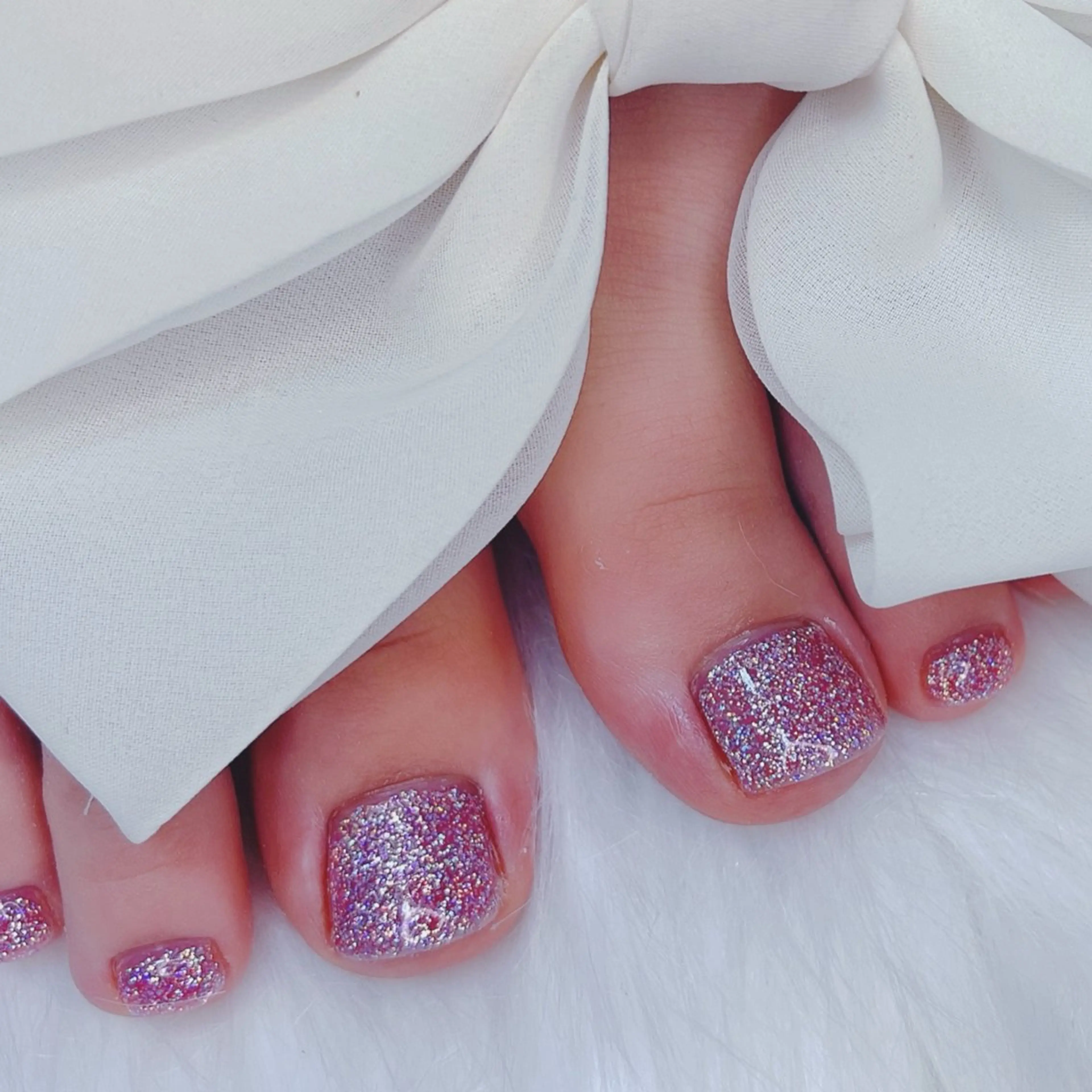🩷ラメグラ　/ または　ワンカラー🩷フットネイル🫧の写真