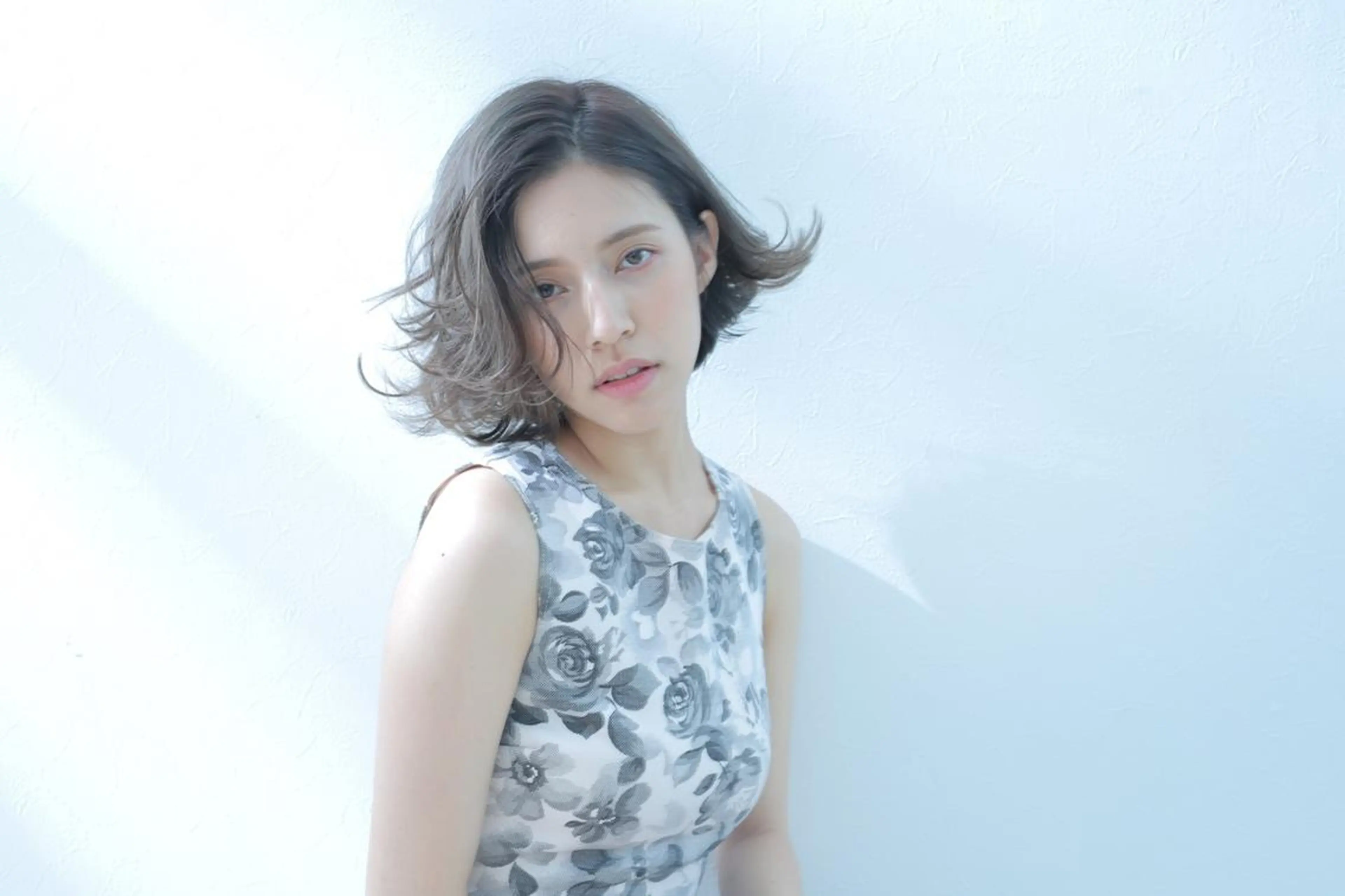 ミディアム due hair 京都駅前店 MILBON オージュア認定サロン【デューヘアー】所属・ハイトーンブリーチ 土坂　由志【京都】のヘアスタイル