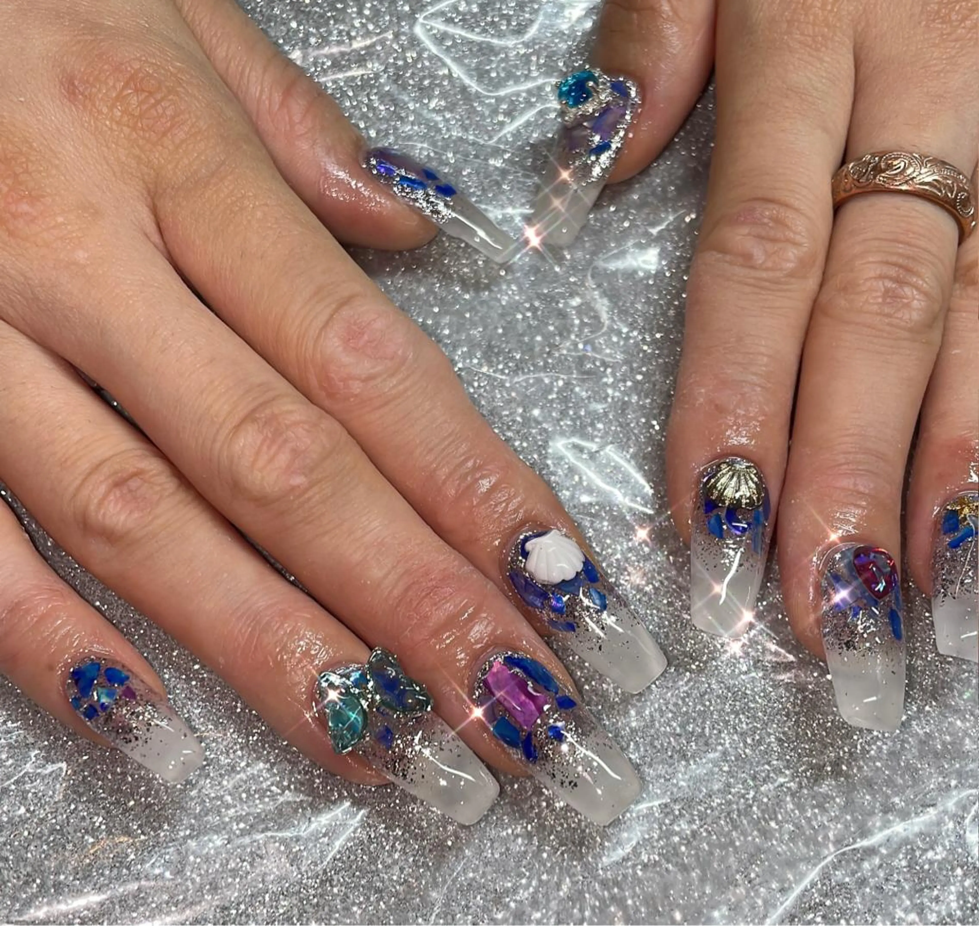 ネイル VIERU 🌈🎀💖のネイルデザイン