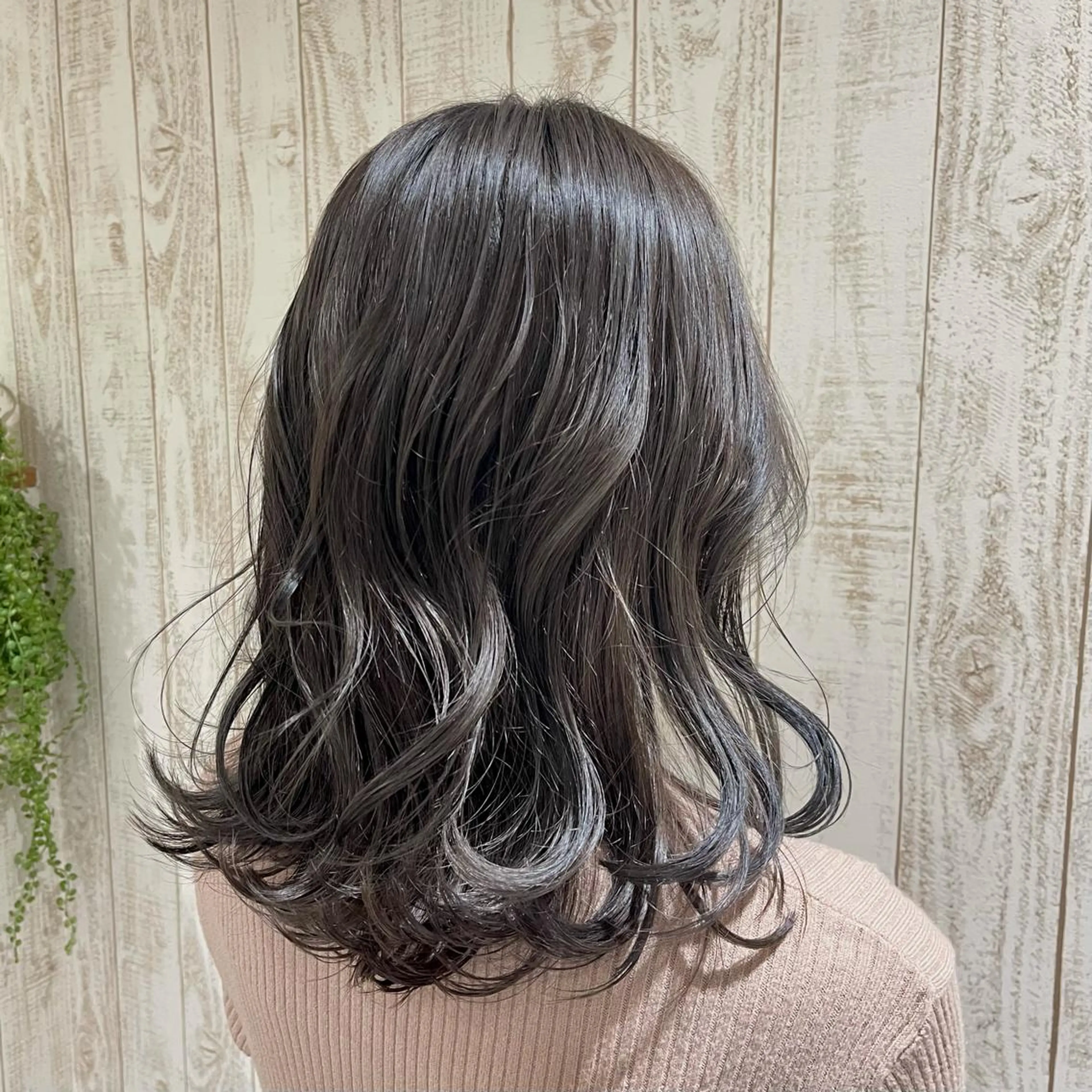 セミロング カラー グレージュ オリーブグレージュ オリーブグレー Emily所属・永石 知沙希の眉毛・アイブロウイメージ