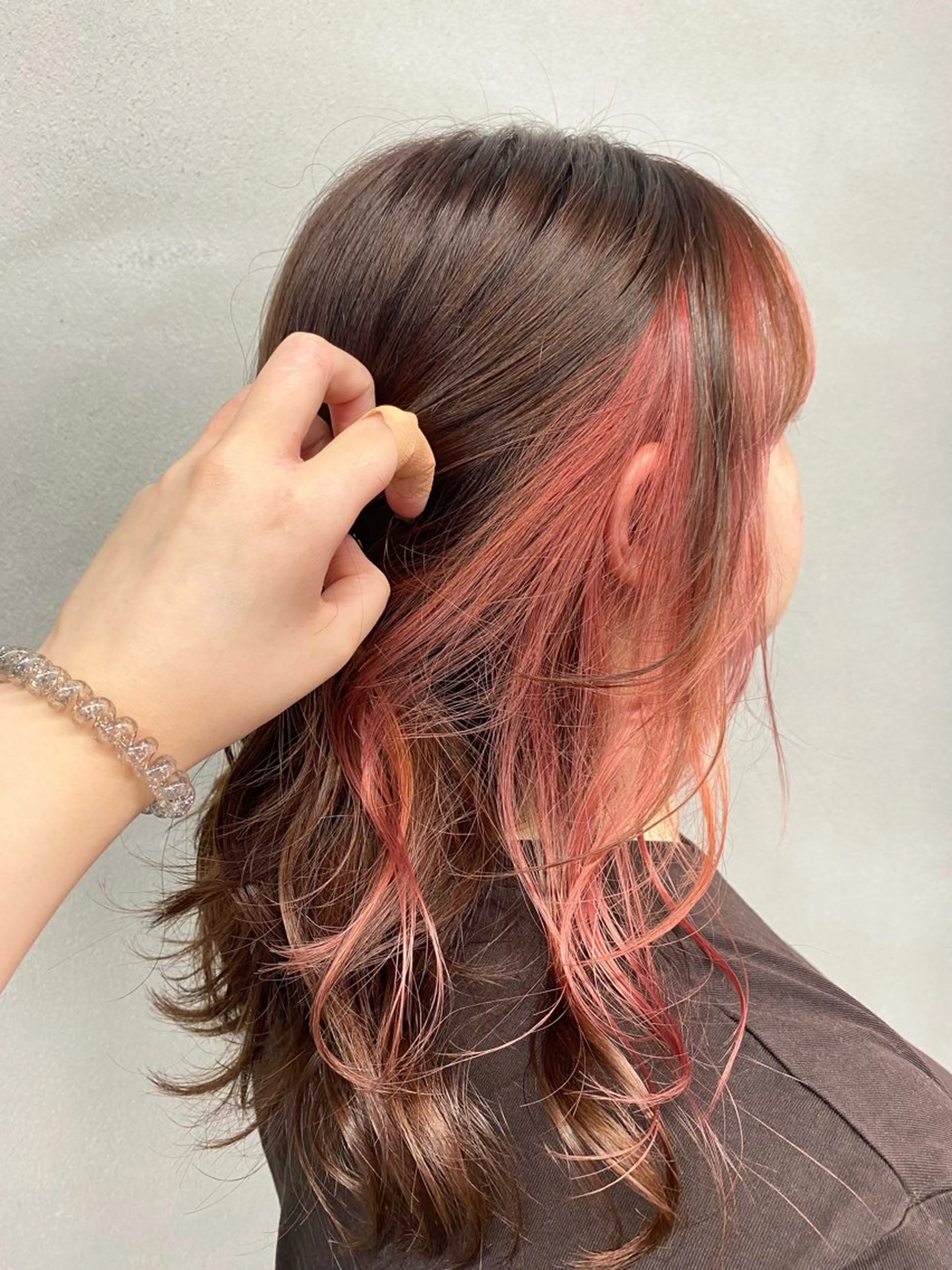 ロング カラー ロングレイヤー ミストバング ブリーチ 透明感カラー デザインカラー カット ヘアカラー 柏 デザインカラー/ レイヤー🐣シオリのヘアスタイル