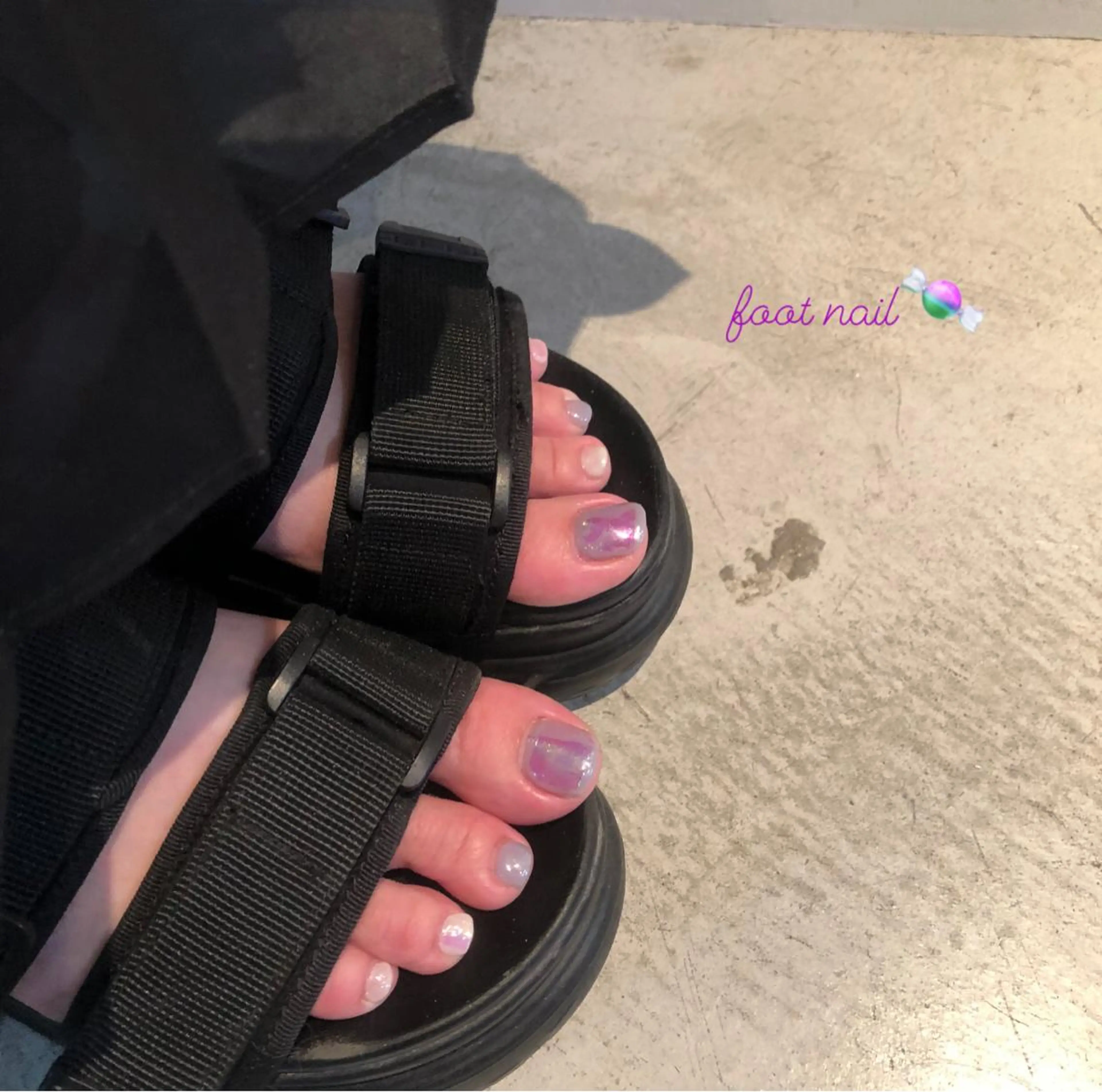 ネイル フットネイル mochi.所属・mochi. nail🌿のネイルデザイン