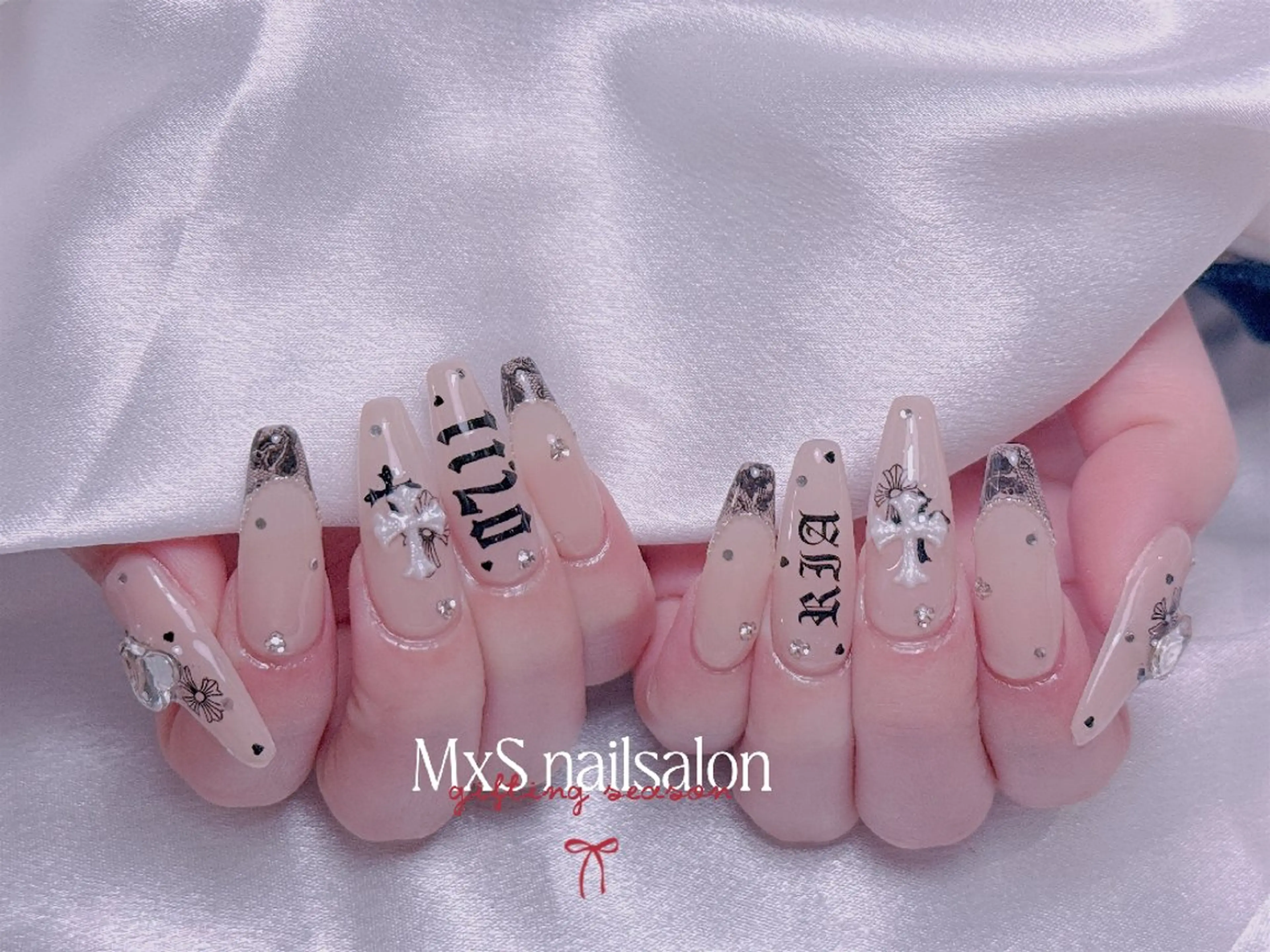 ネイル ハンドネイル ハンドケア MxS Nail(長さだし/フィルイン/マグネット/韓国ネイル/ワンホンネイル/ワンカラー)所属・MxS リィリィのネイルデザイン