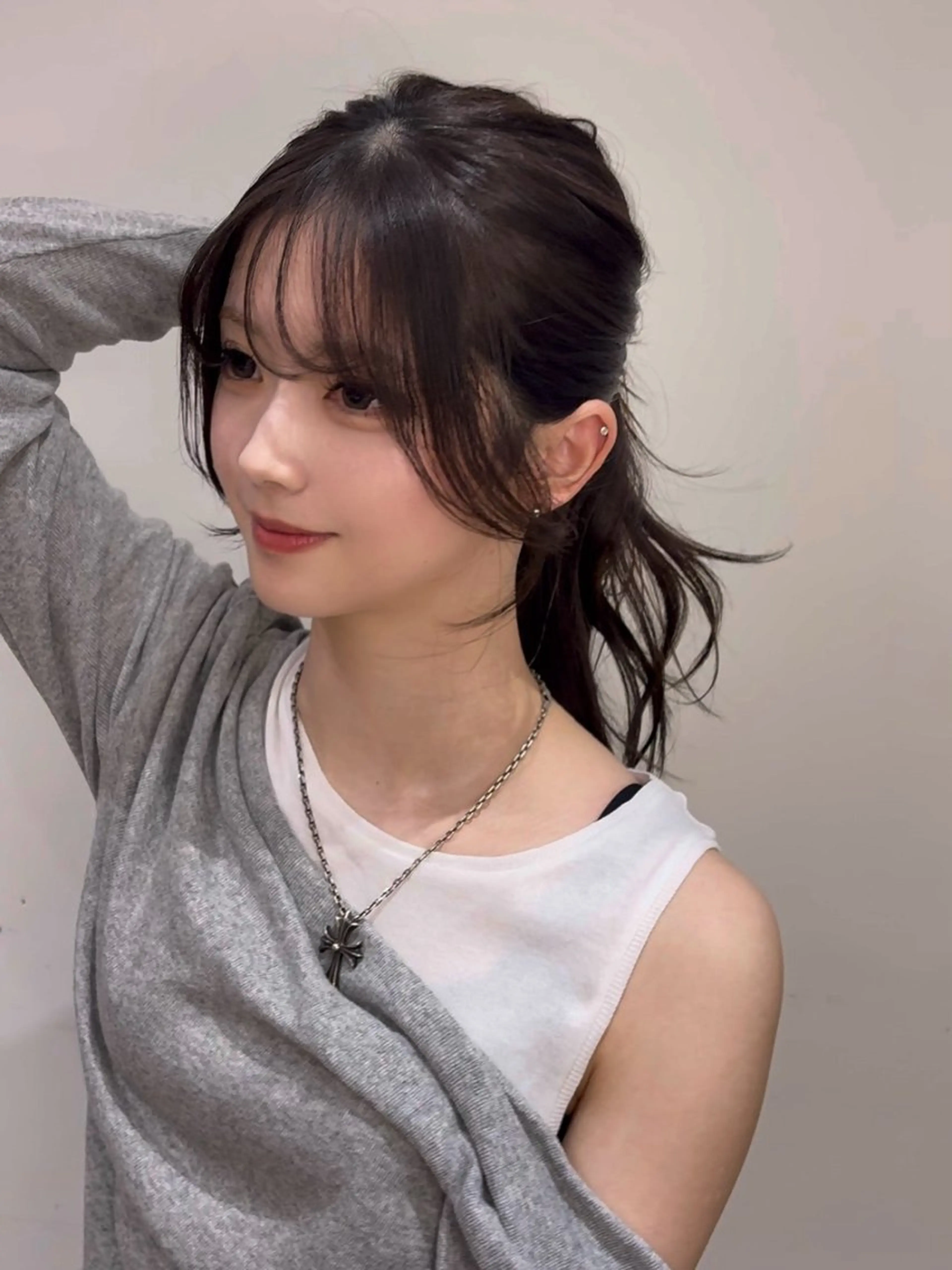 ミディアム ハッシュカット🖤 レイヤー/透けカラーのヘアスタイル