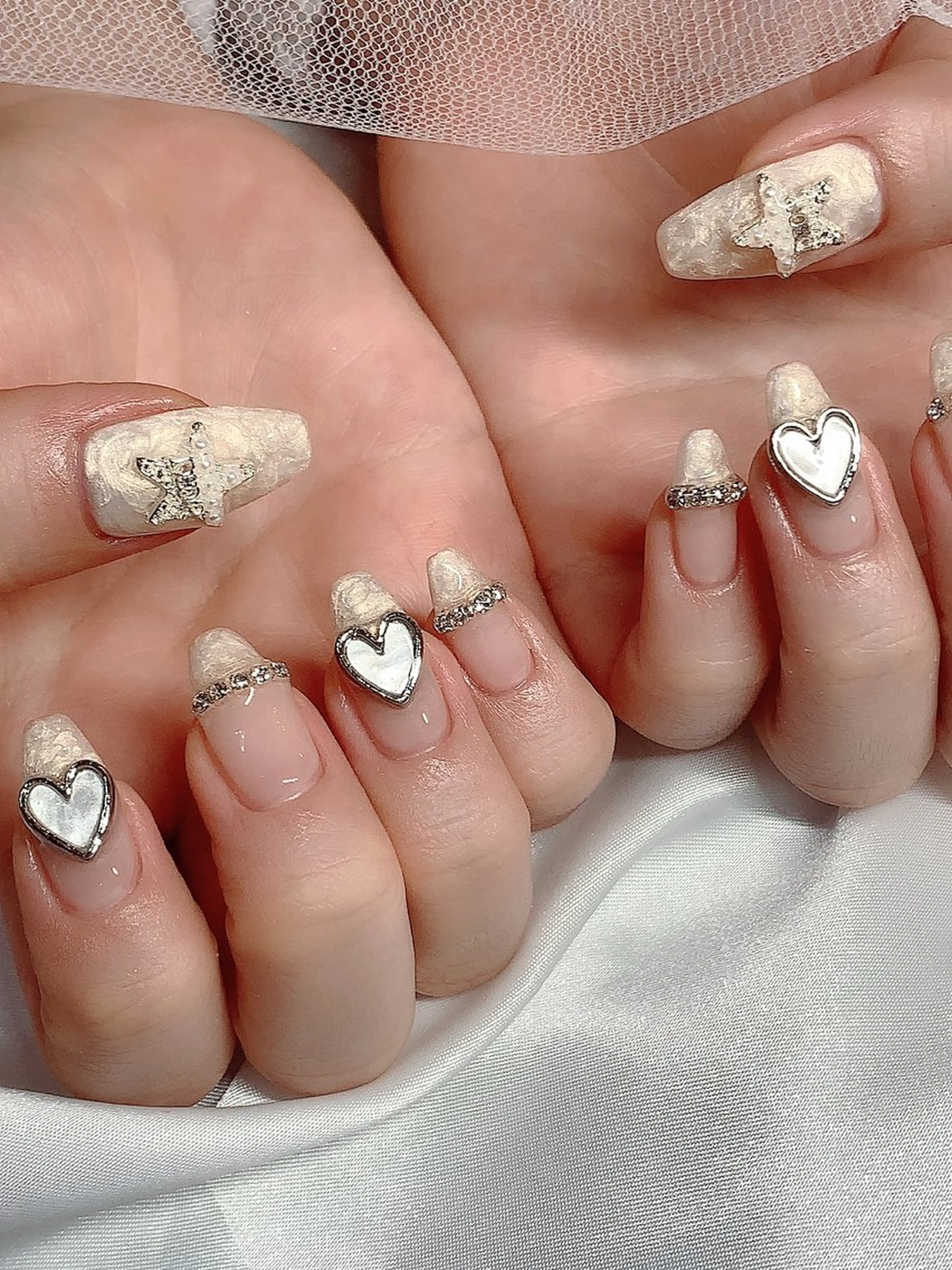 ネイル ハート キラキラネイル 韓国ネイル 持ち込み ストーンネイル シェアサロンLei.g(レイジー)所属・3Dアートネイル💗 都築レナのネイルデザイン