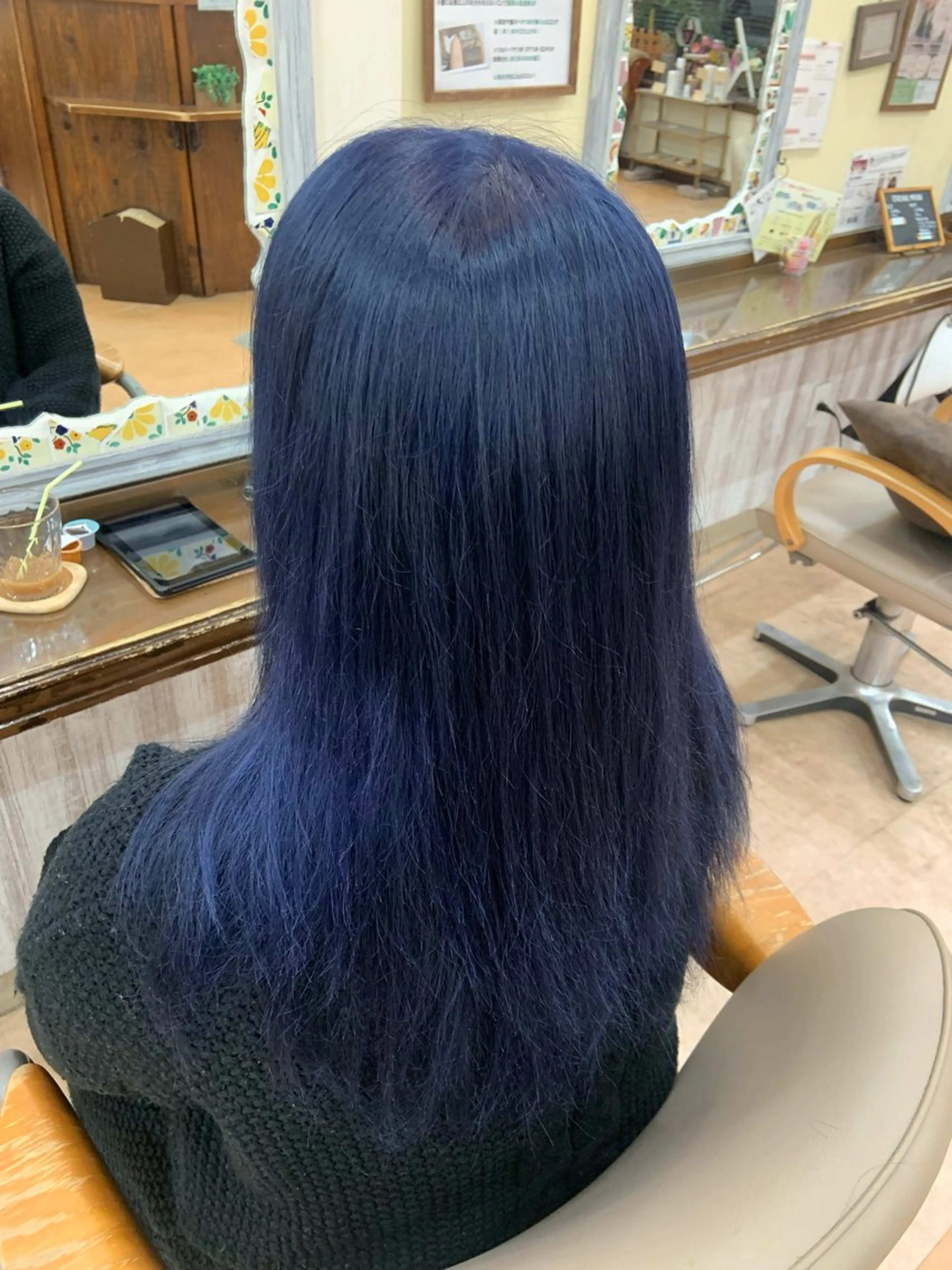 カラー ブリーチ ブルーカラー ar西新井店所属・石井 智美のヘアスタイル
