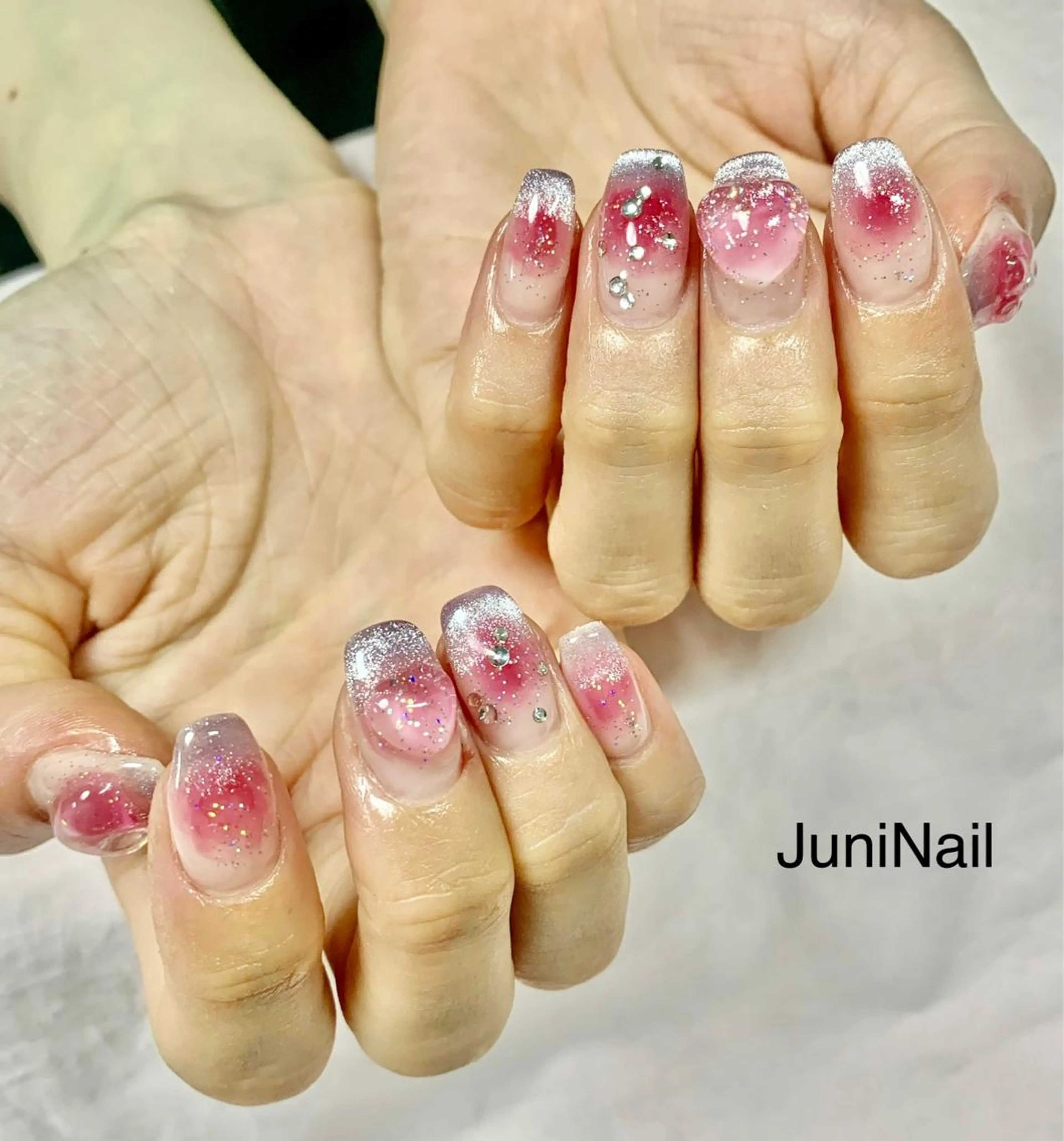ネイル オーロラネイル クリアネイル 氷ネイル・うるうるネイル 韓国ネイル ニュアンスネイル ハンドネイル JuniNail 주니네일🇰🇷suのネイルデザイン