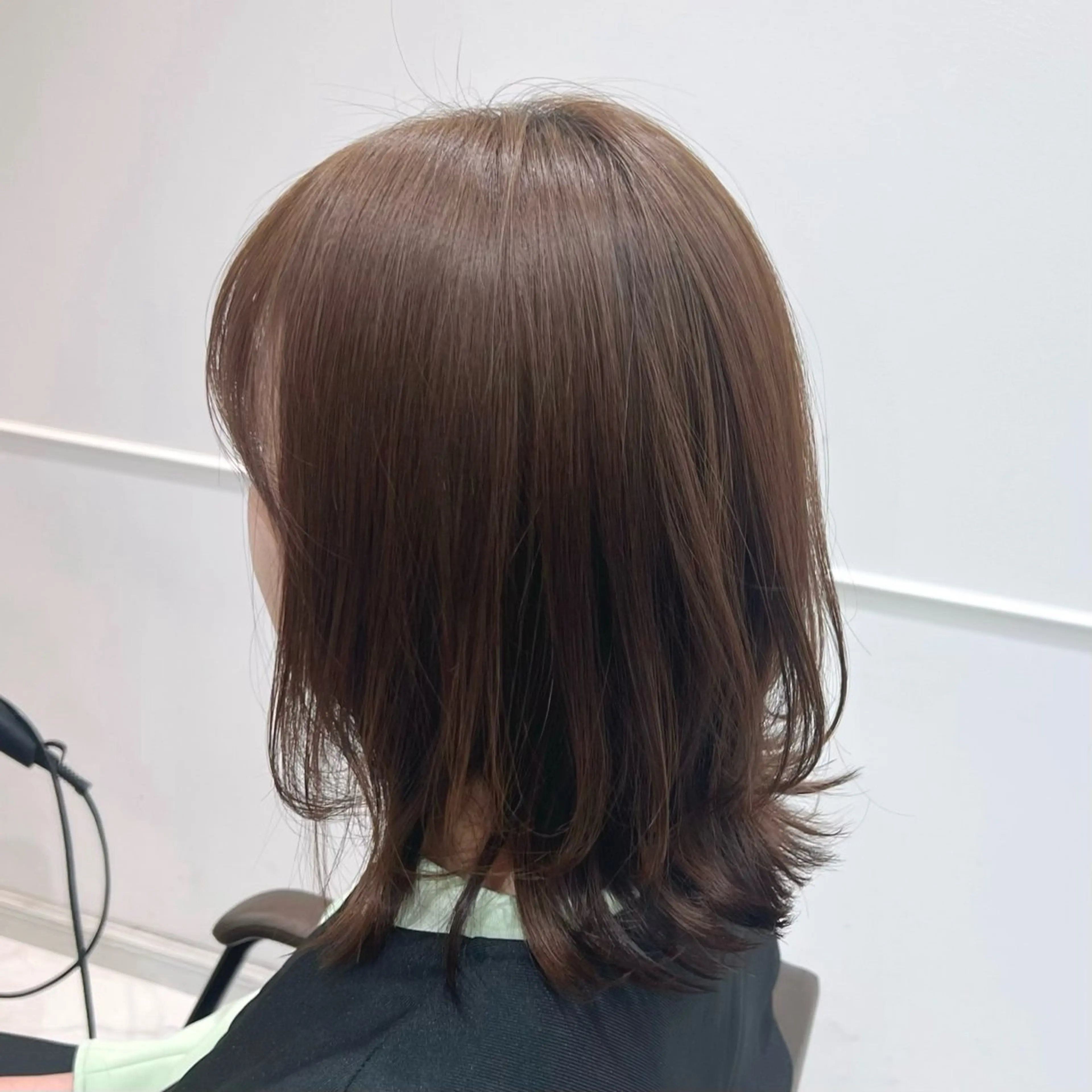 ミディアム 八木 菜美のヘアスタイル