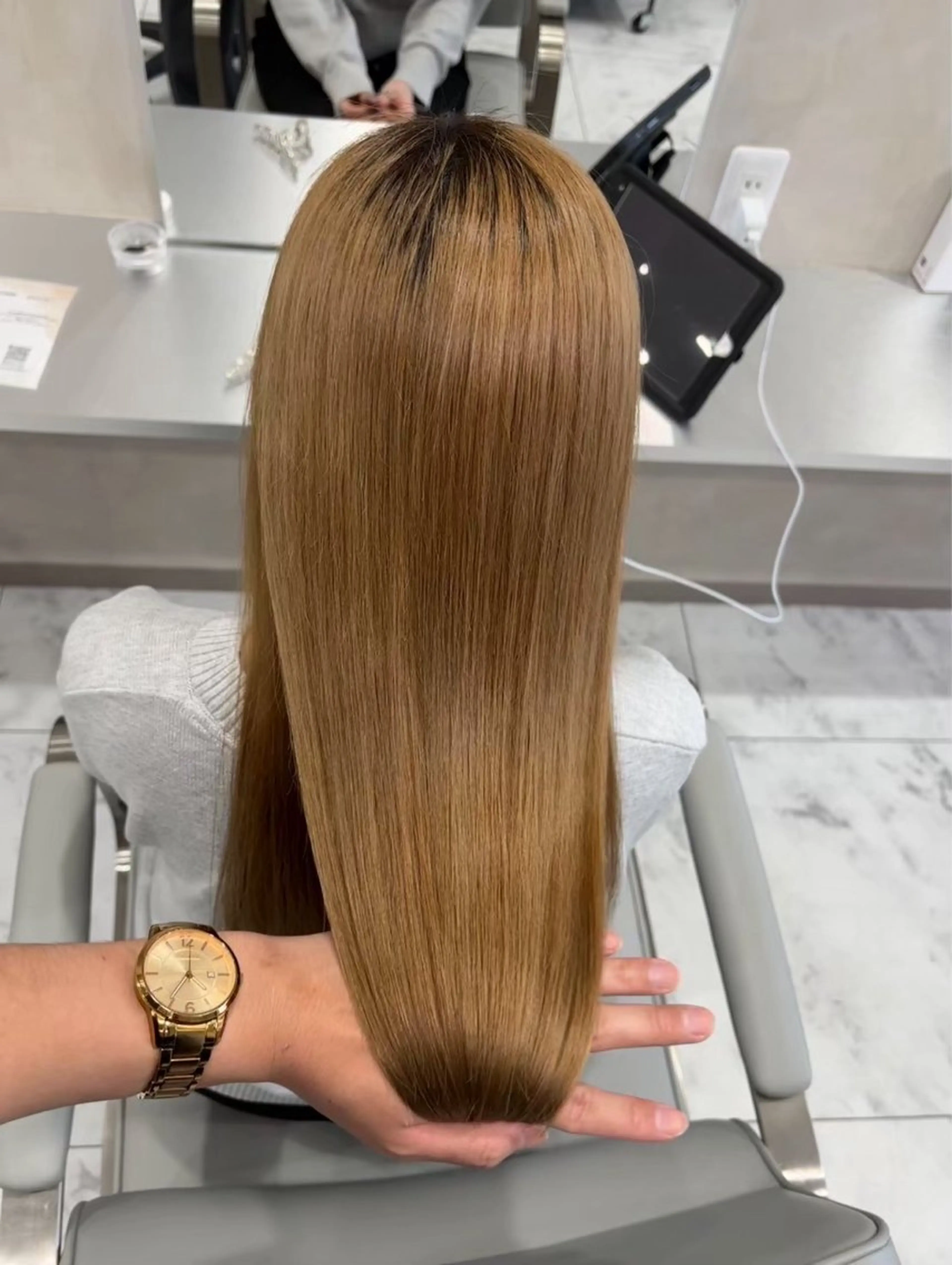 ロング カラー レイヤーカット カット ヘアカラー トリートメント 𝑲𝒊𝒏𝒈 𝑴𝒂𝒚𝒖🌺のヘアスタイル