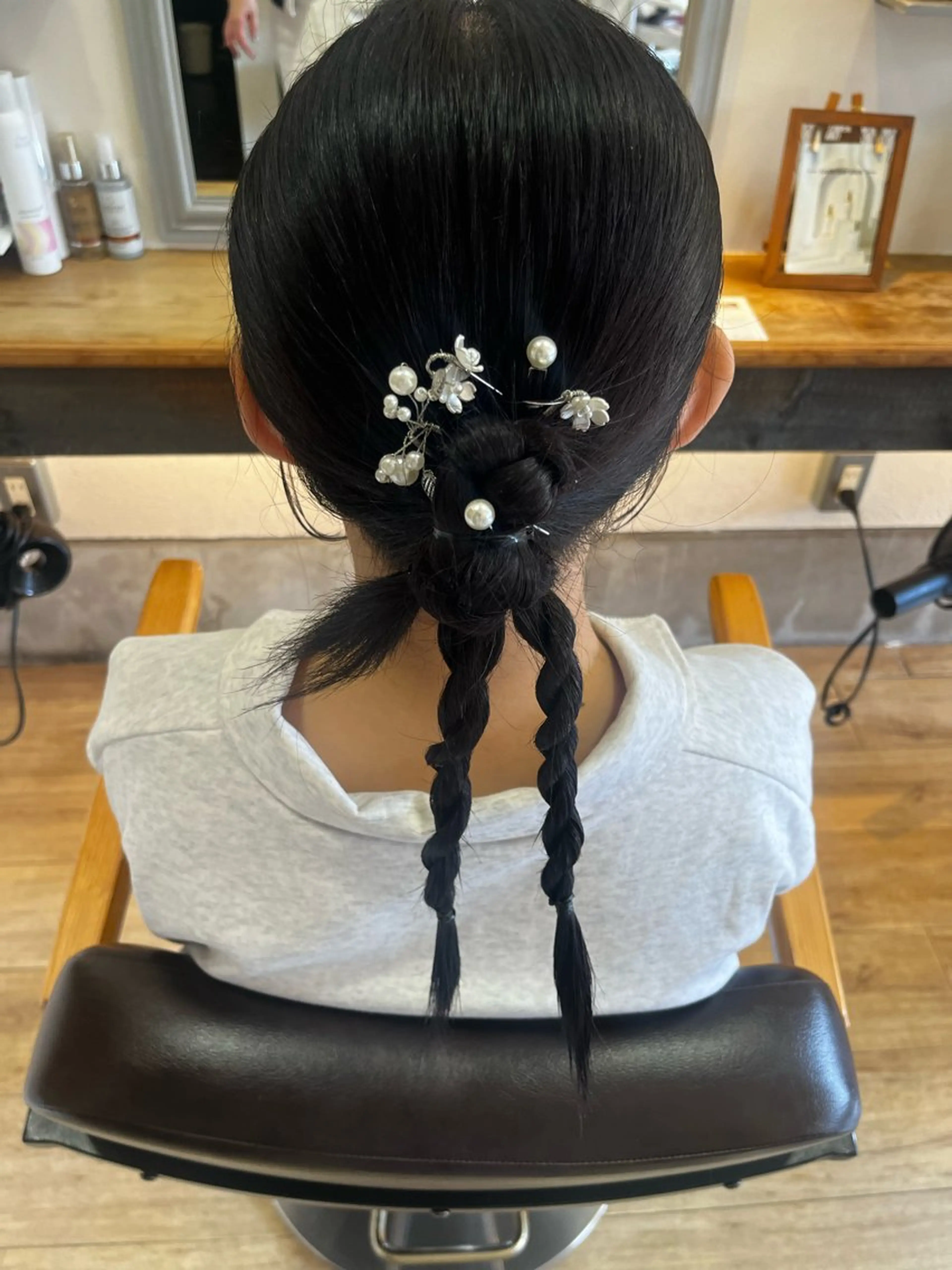 ヘアアレンジ ハラちゃんカット✂︎ 透明感🩵ケアカラーのヘアスタイル