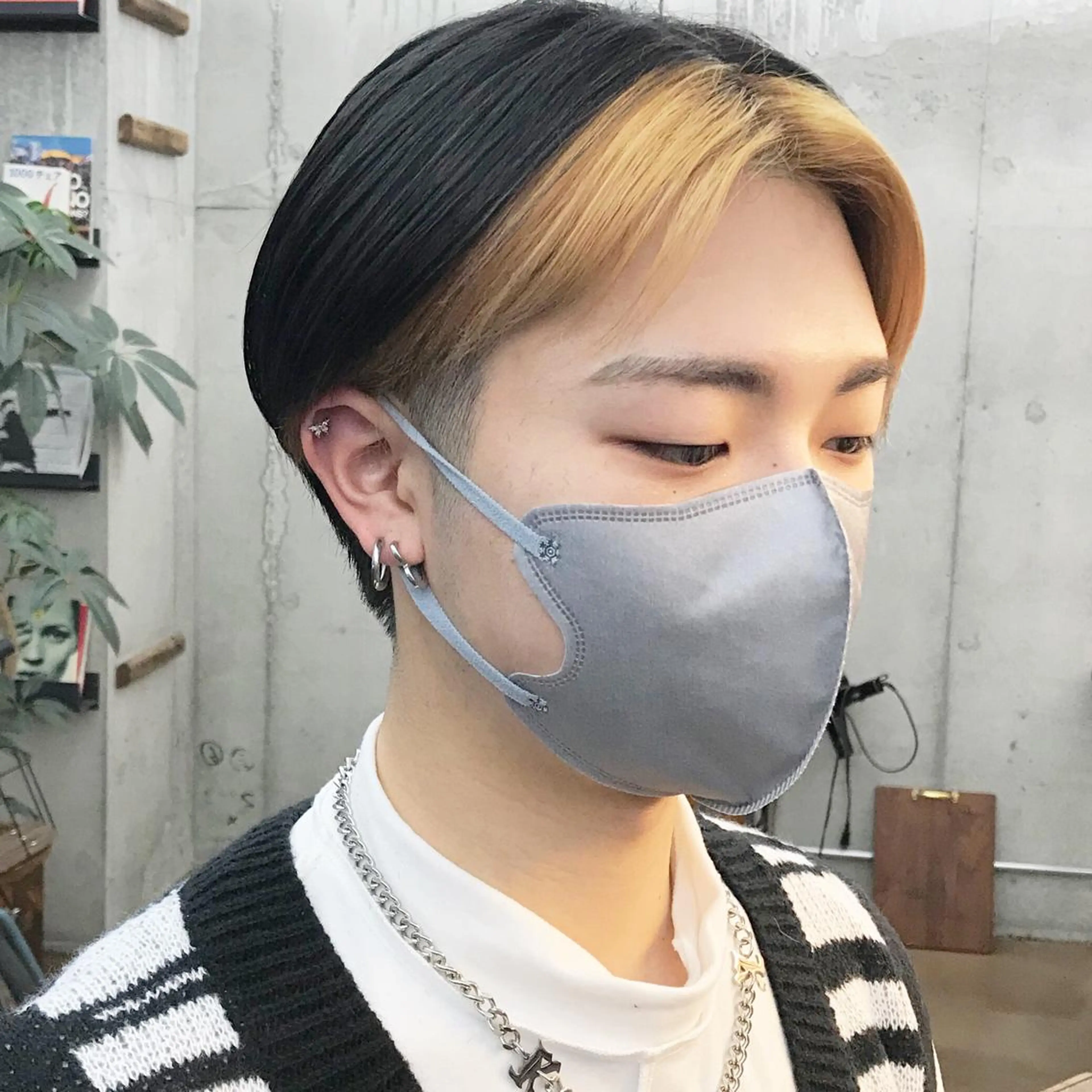 ショート カラー メンズ メンズブリーチ センターパート メンズショート ミストバング ブリーチ カット ヘアカラー トリートメント ヘアセット ✂︎ウルフ・ショート ✂︎MIKUNIのヘアスタイル