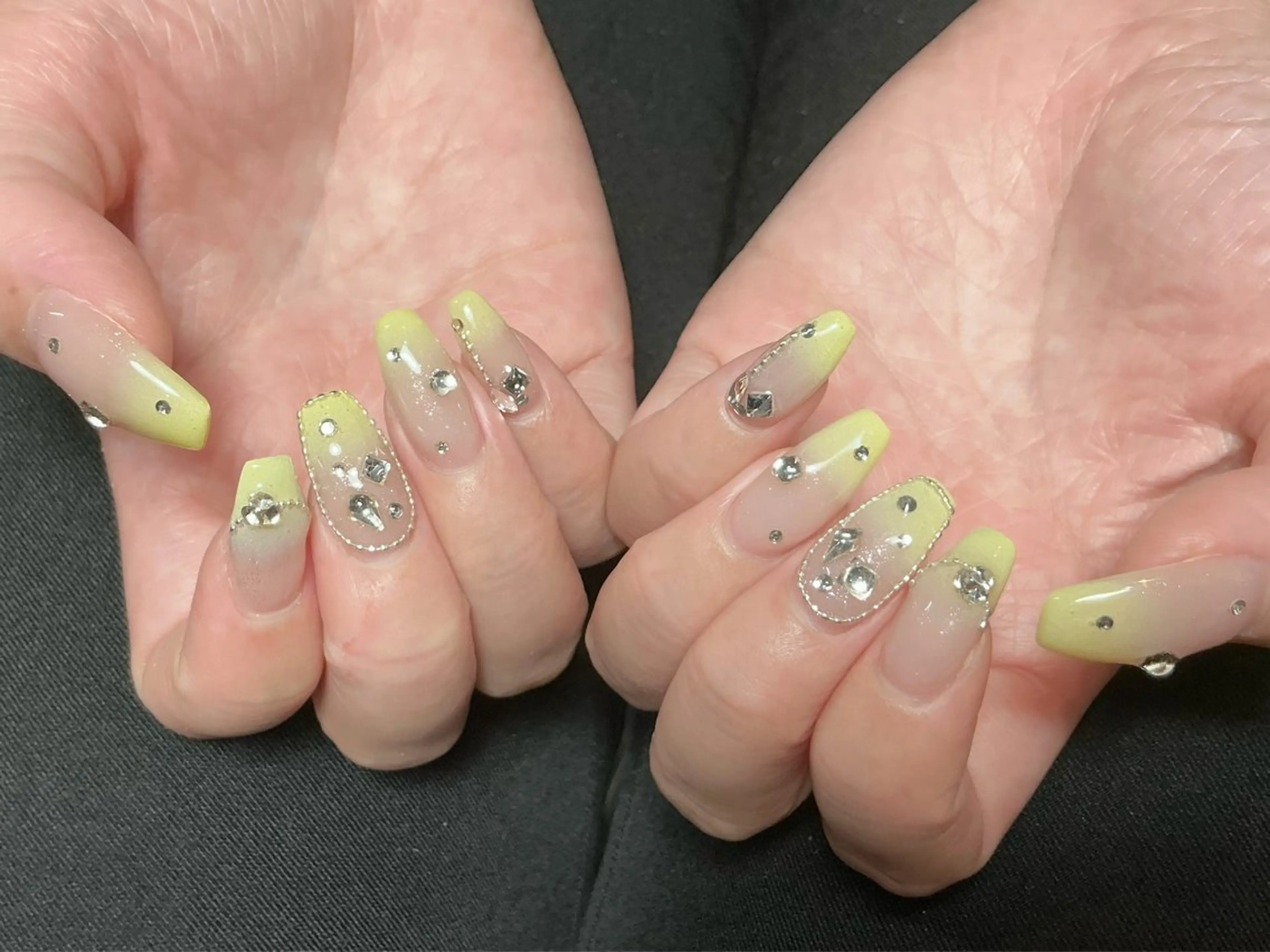 ネイル オーロラネイル 長さ出し フレンチネイル ジェルネイル ガラスフレンチ ハンドネイル Rela・S NAILのネイルデザイン