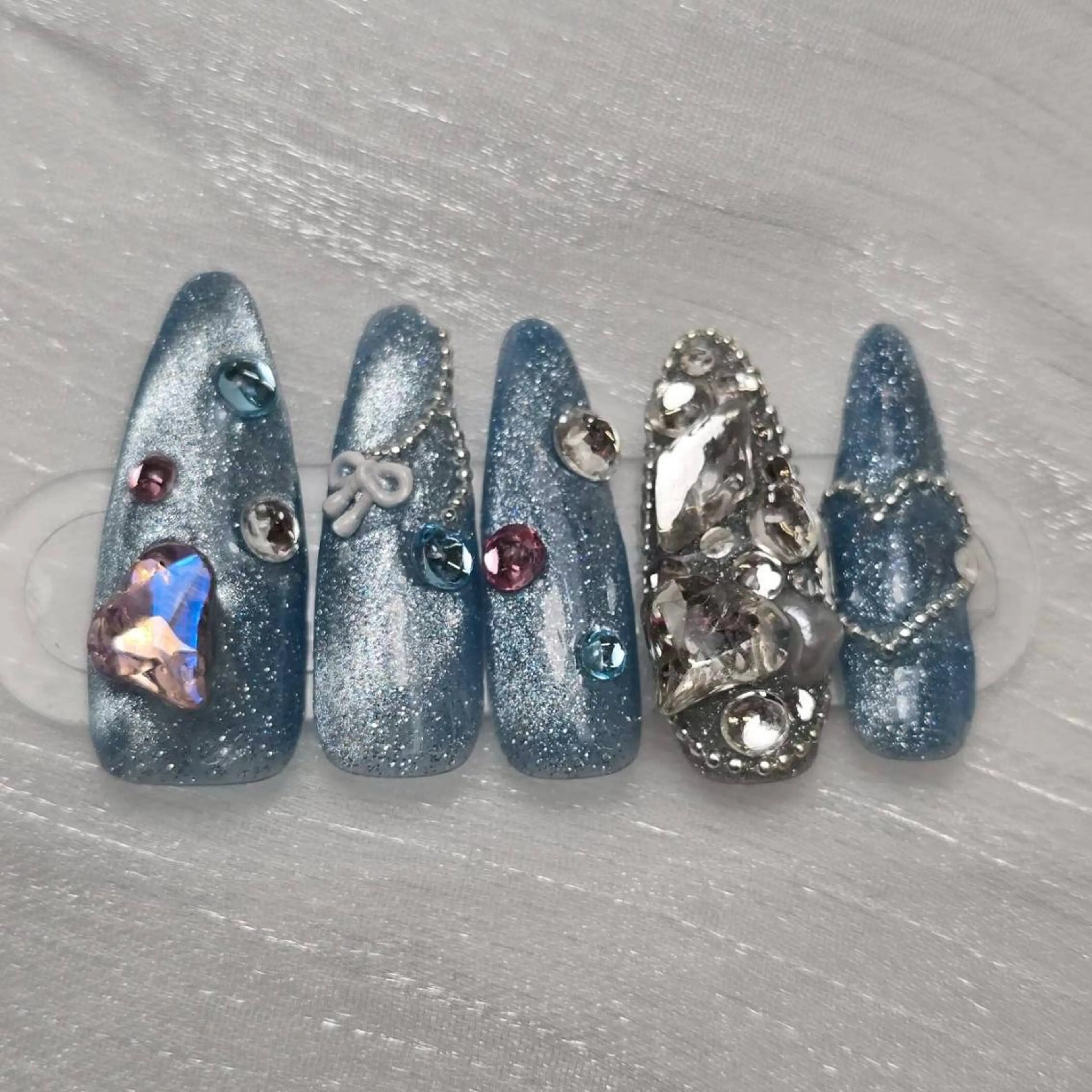 ネイル MIHANA ネイルサロンのネイルデザイン