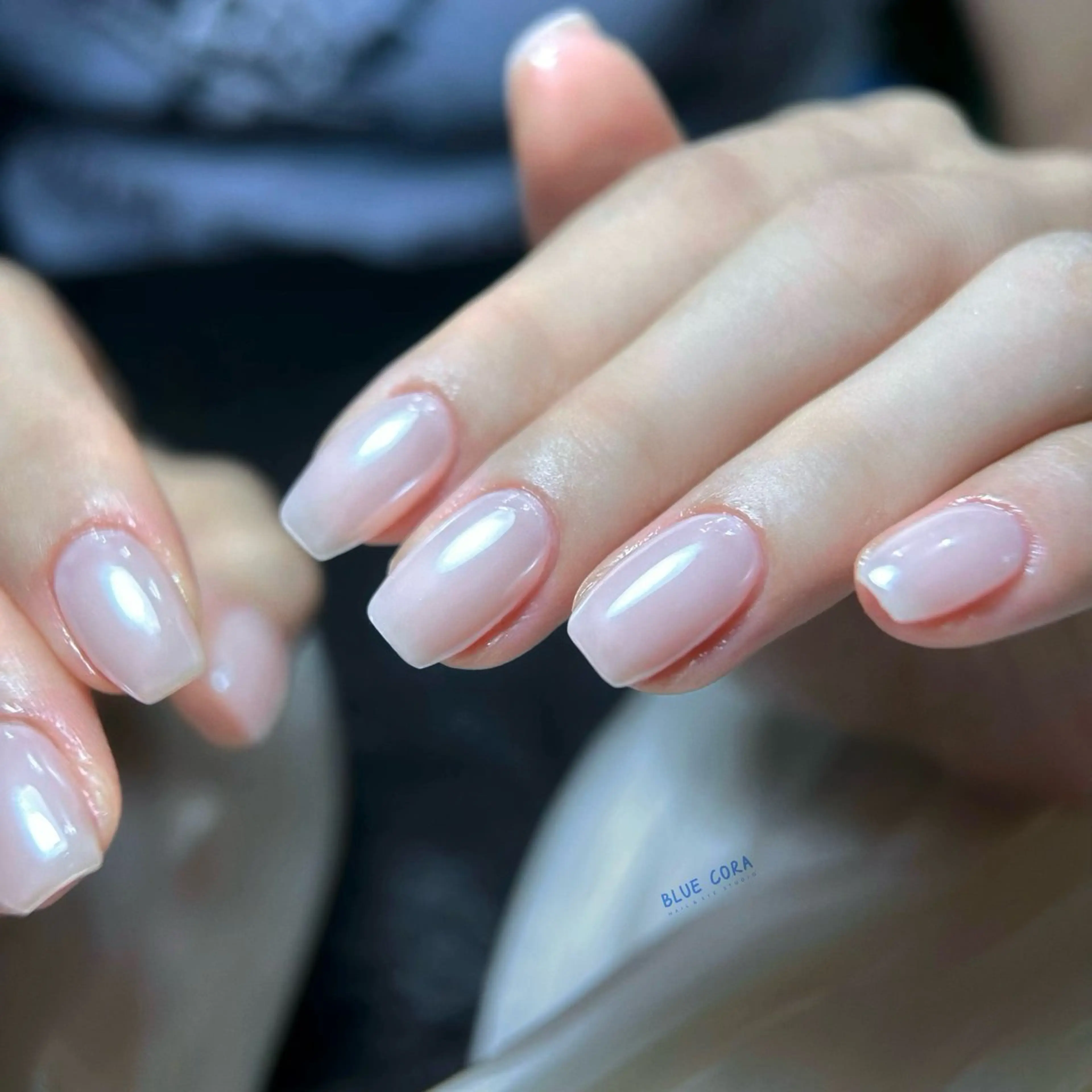 【初回オフ無料】★HAND🪞ミラーorオーロラネイル♪ベースカラー+¥1000♪ ✨ケア込みの写真