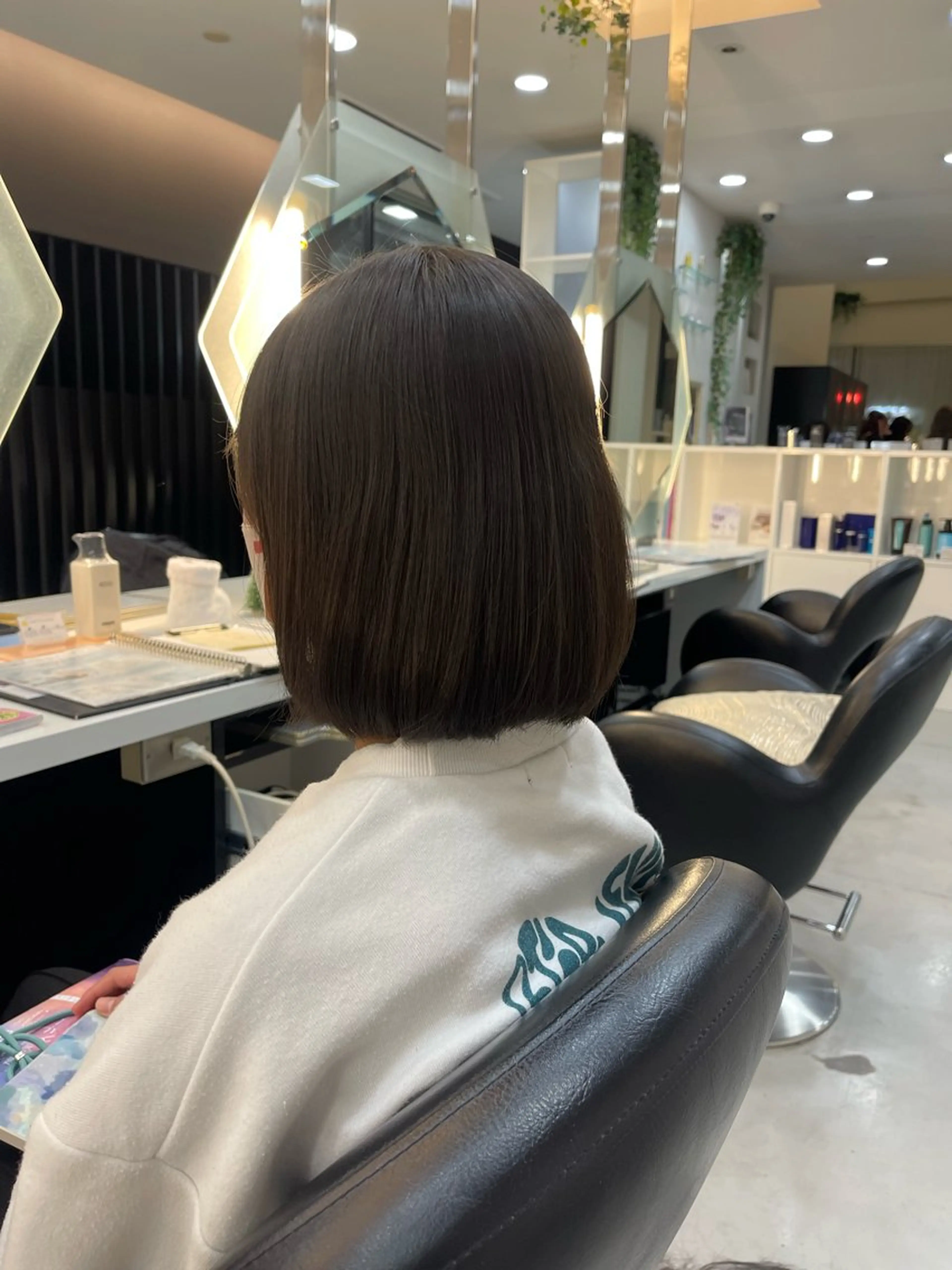 ショート ボブ 超透明感カラー🦋韓 国羽エクステ🪽🫧のヘアスタイル