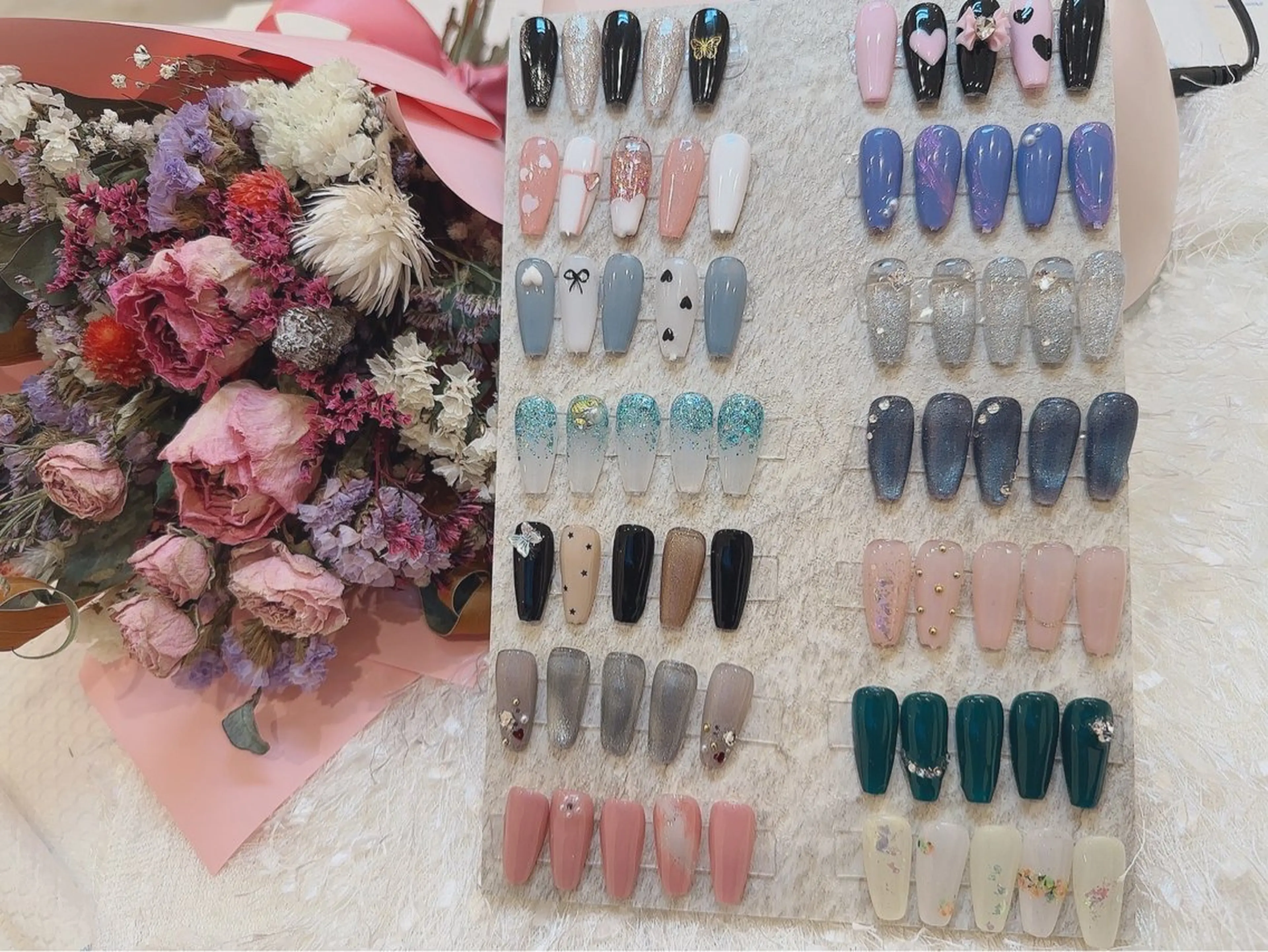 ネイル ハンドネイル Le'a シズカのネイルデザイン