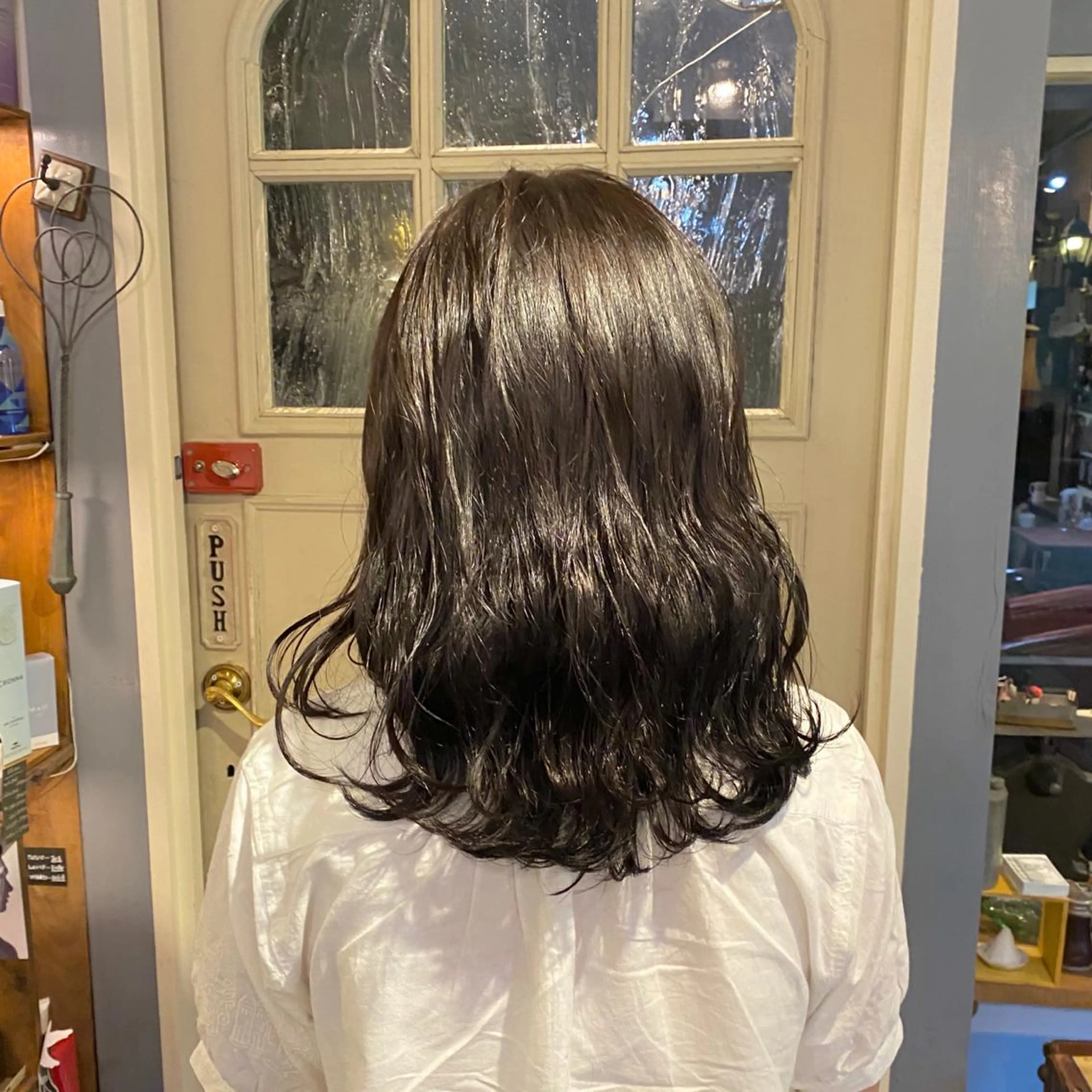 ミディアム カラー ブリーチ 透明感カラー グレージュ ブリーチなしカラー ヘアカラー ヘッドスパ BRITS 渡辺 菜々子のヘアスタイル