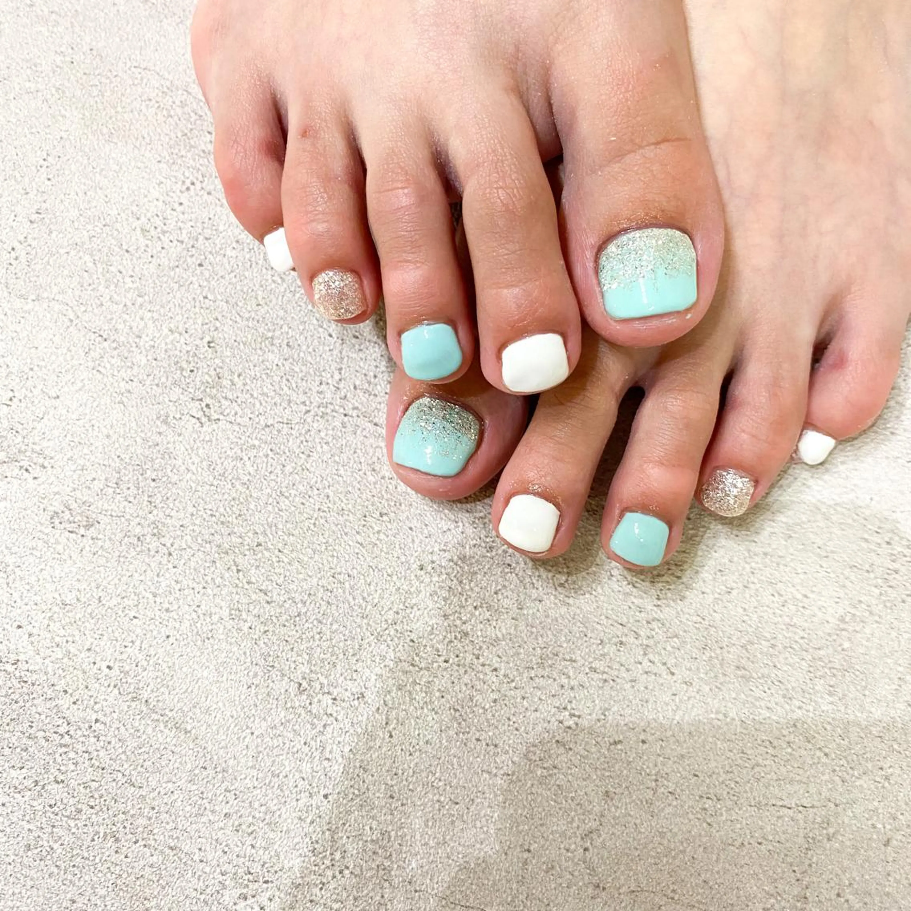 ネイル フットネイル ゴテゴテ💙ワンホン リオナのネイルデザイン