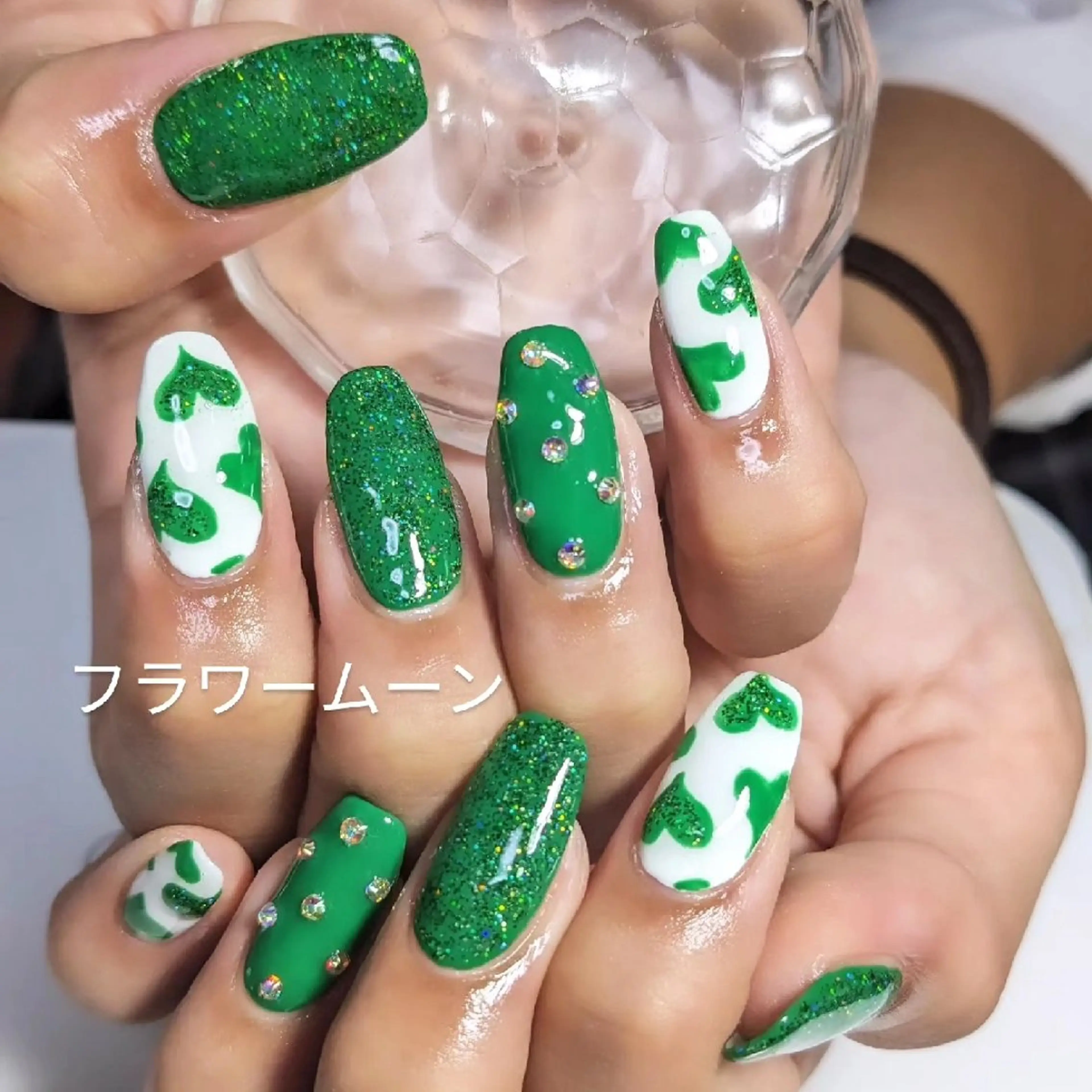 ネイル ハート ラメ(グリッター) フラワー ムーンのネイルデザイン