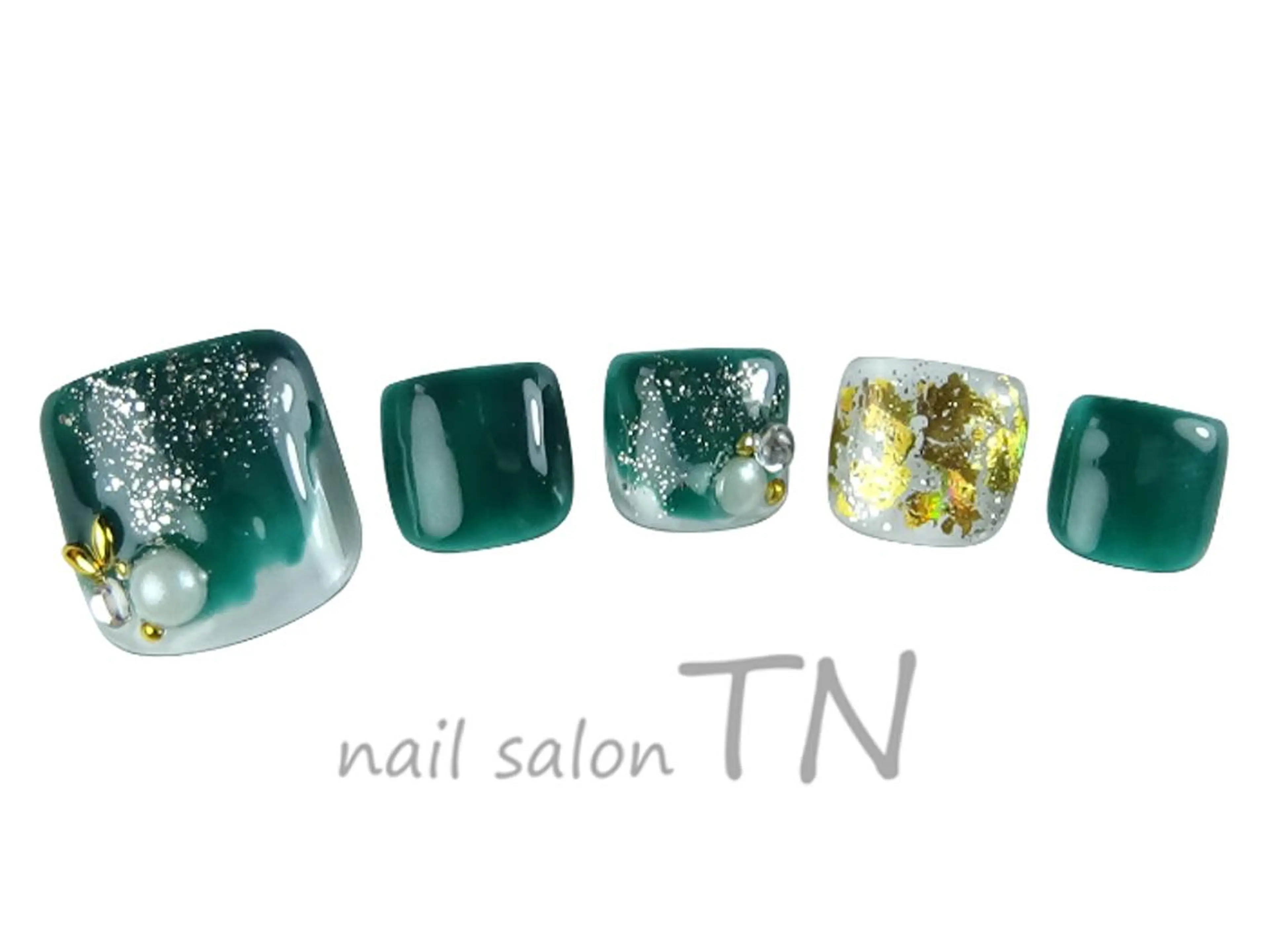 ネイル 寺嶋 ひなのネイルデザイン