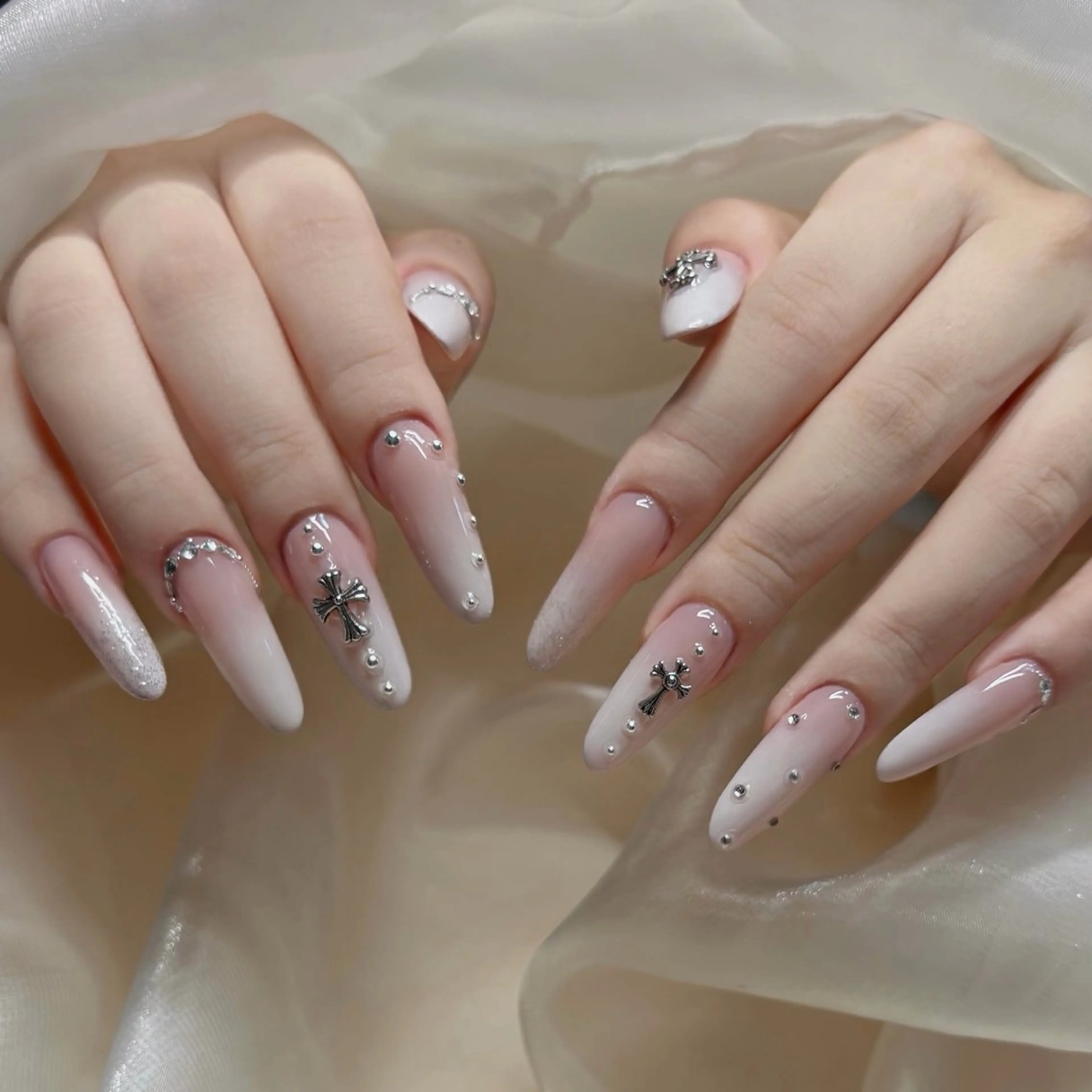 ネイル J&C Nail Salon吉祥寺所属・YU KIのネイルデザイン
