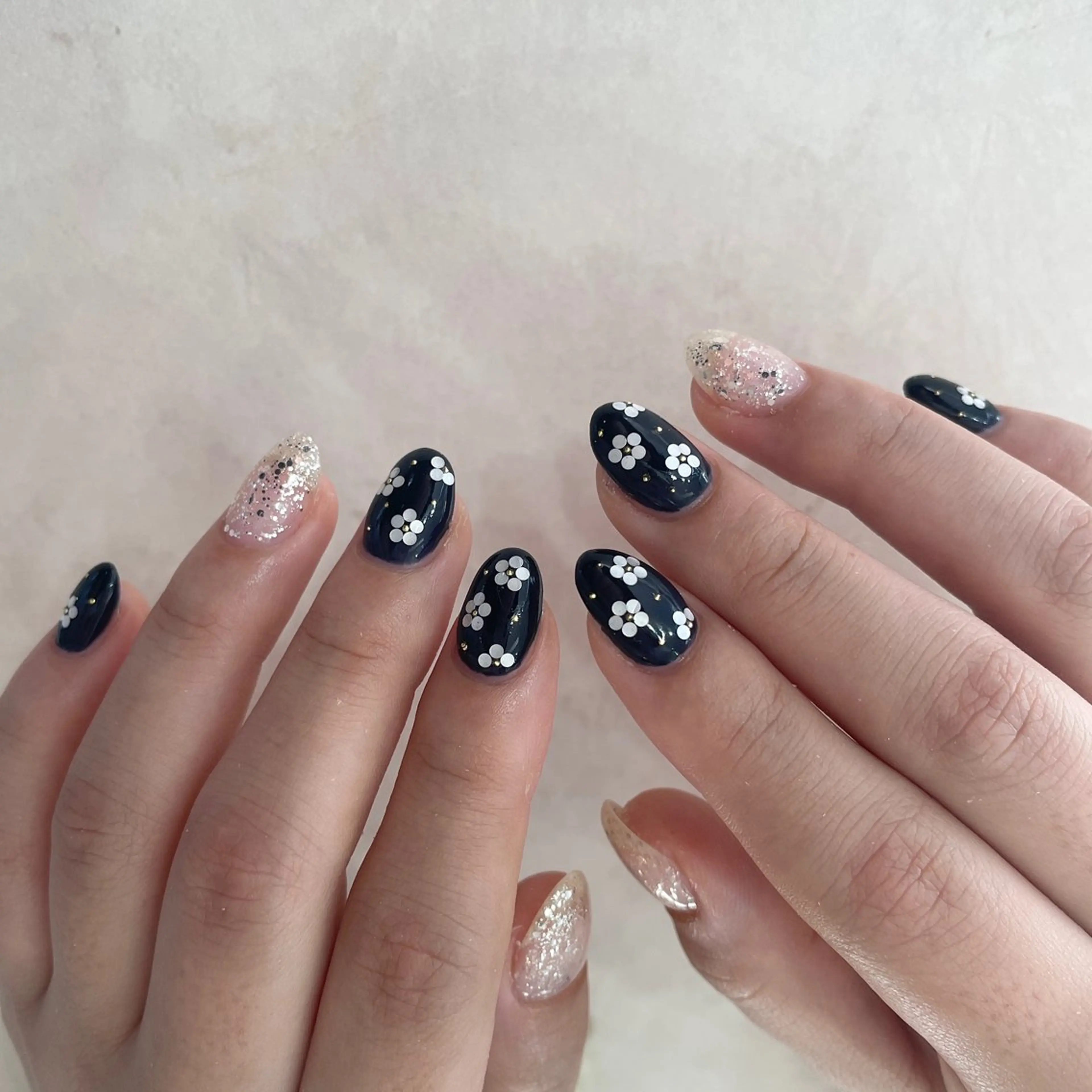 ミディアム ハンドネイル アンルボネイル&アイラッシュ所属・anlubon /Jr.ネイリストのネイルデザイン