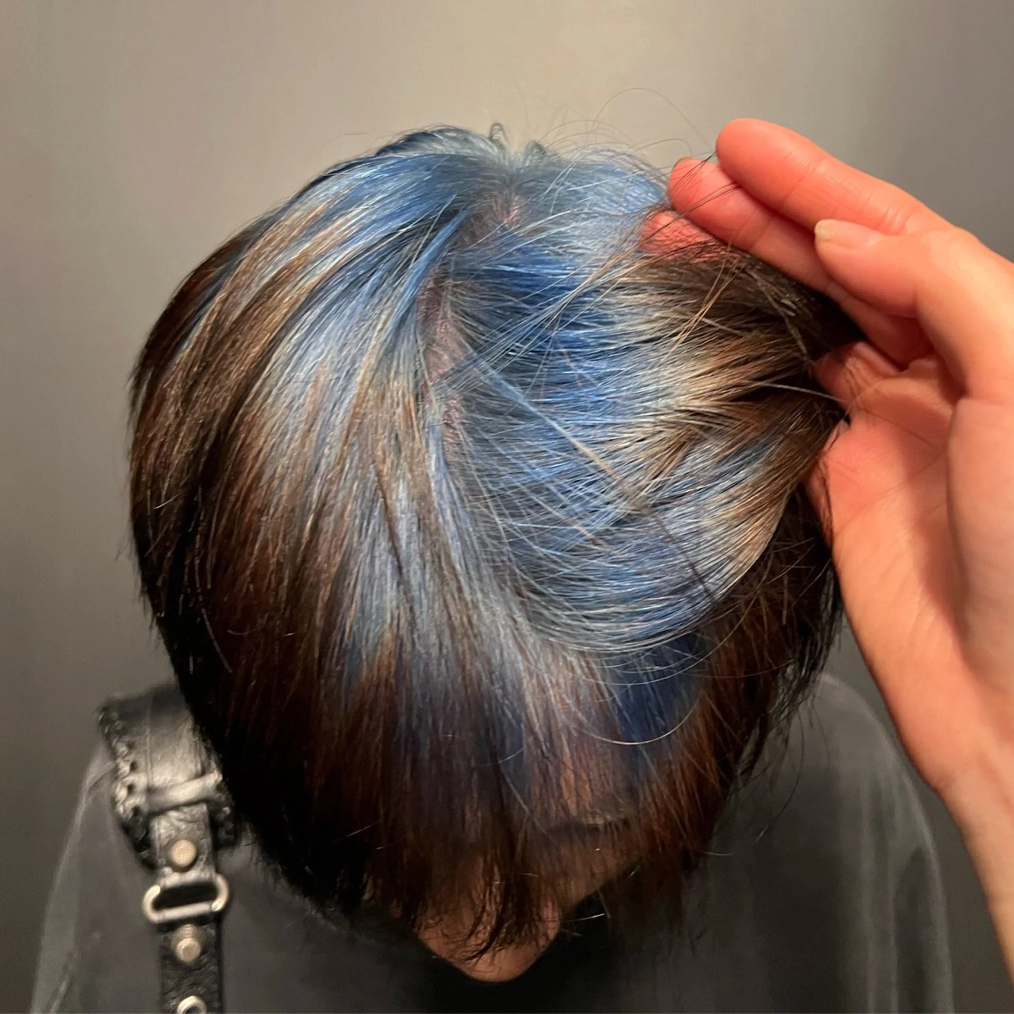 カラー ヘアカラー トリートメント 🌼動き×透明感🩵 ハイトーン/ナナのヘアスタイル