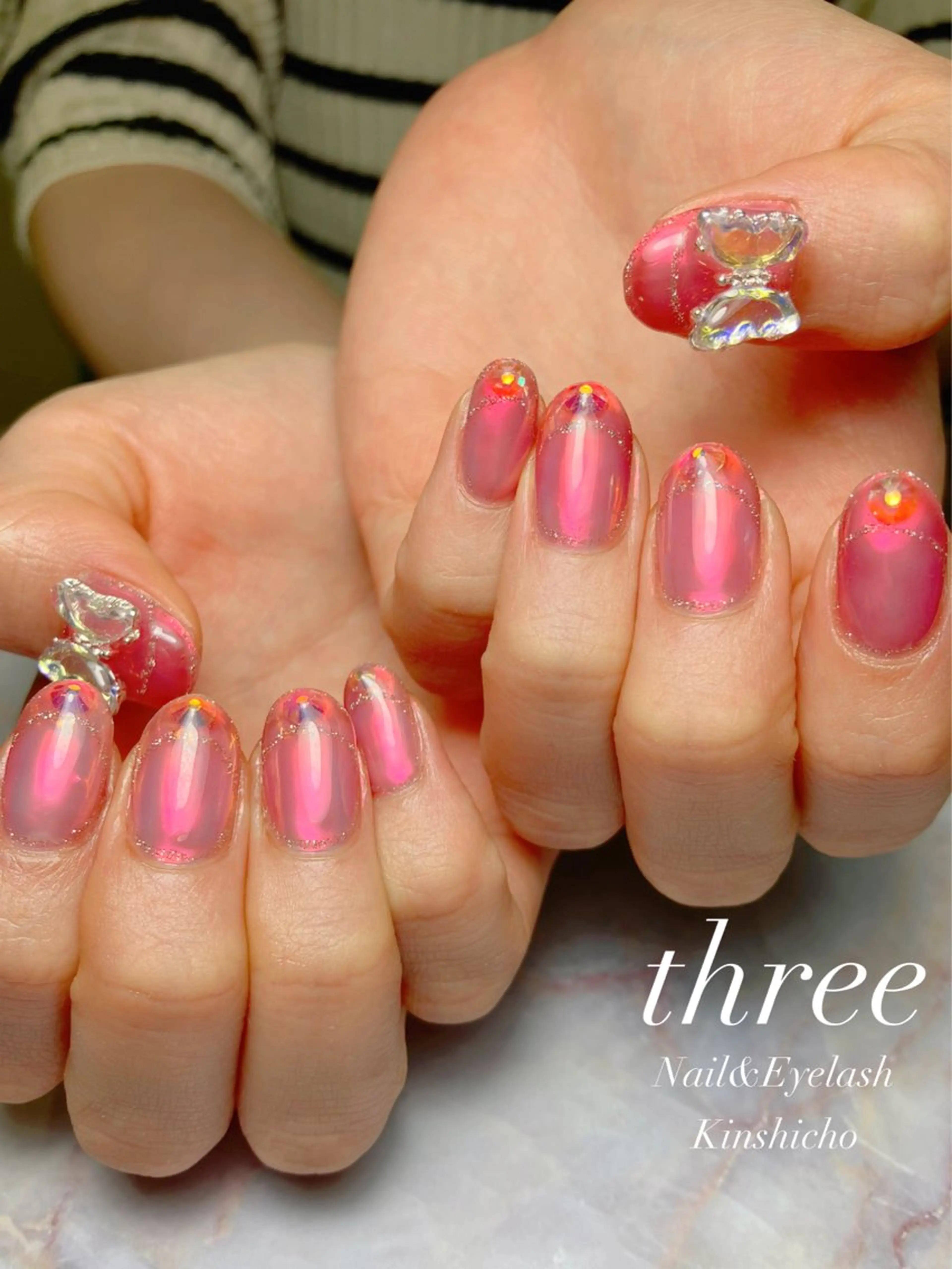 ネイル オーロラネイル 韓国ネイル ハンドネイル three Nail&Eyeのネイルデザイン