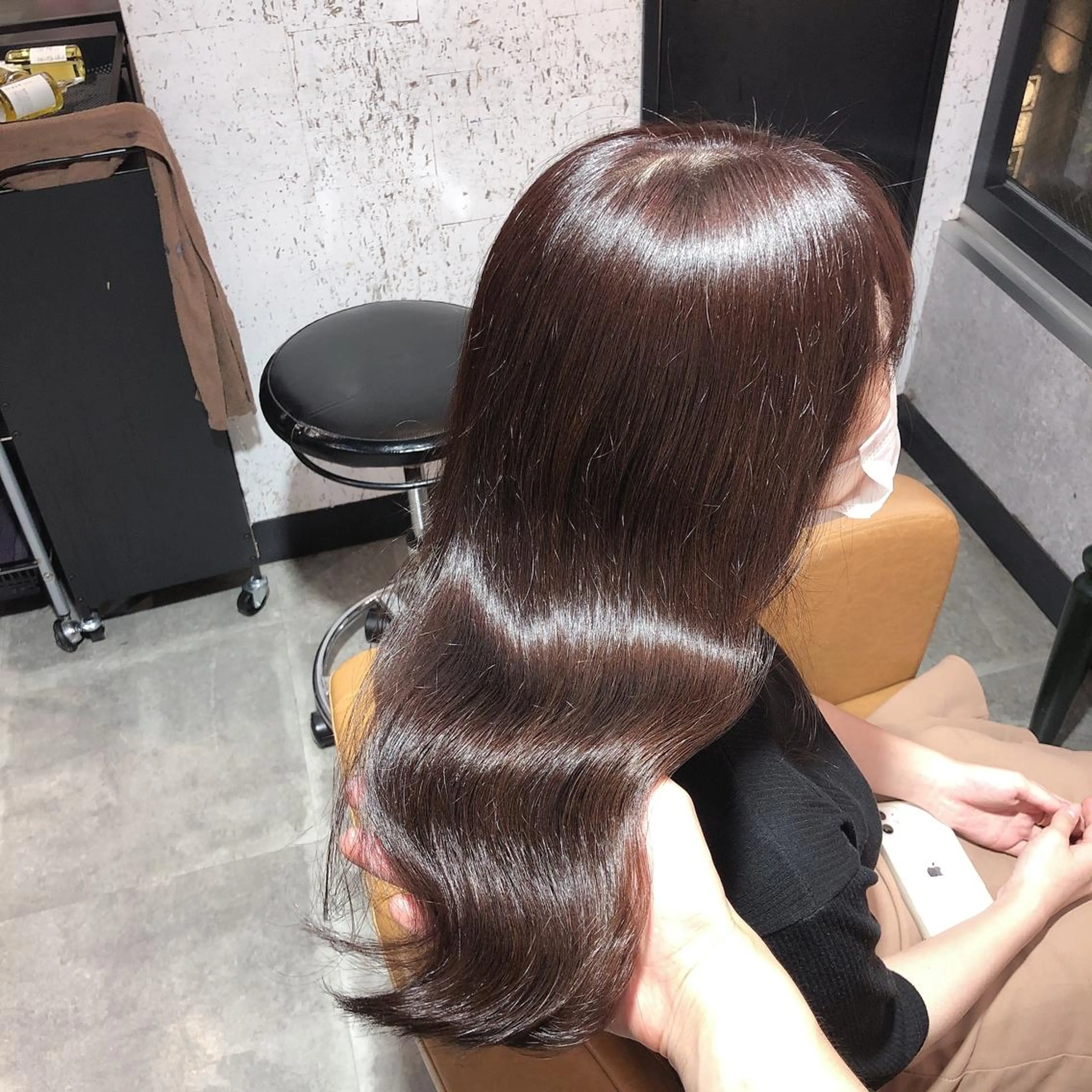 ロング 🫧顔周りレイヤー/ ウルフ/縮毛/白倉のヘアスタイル