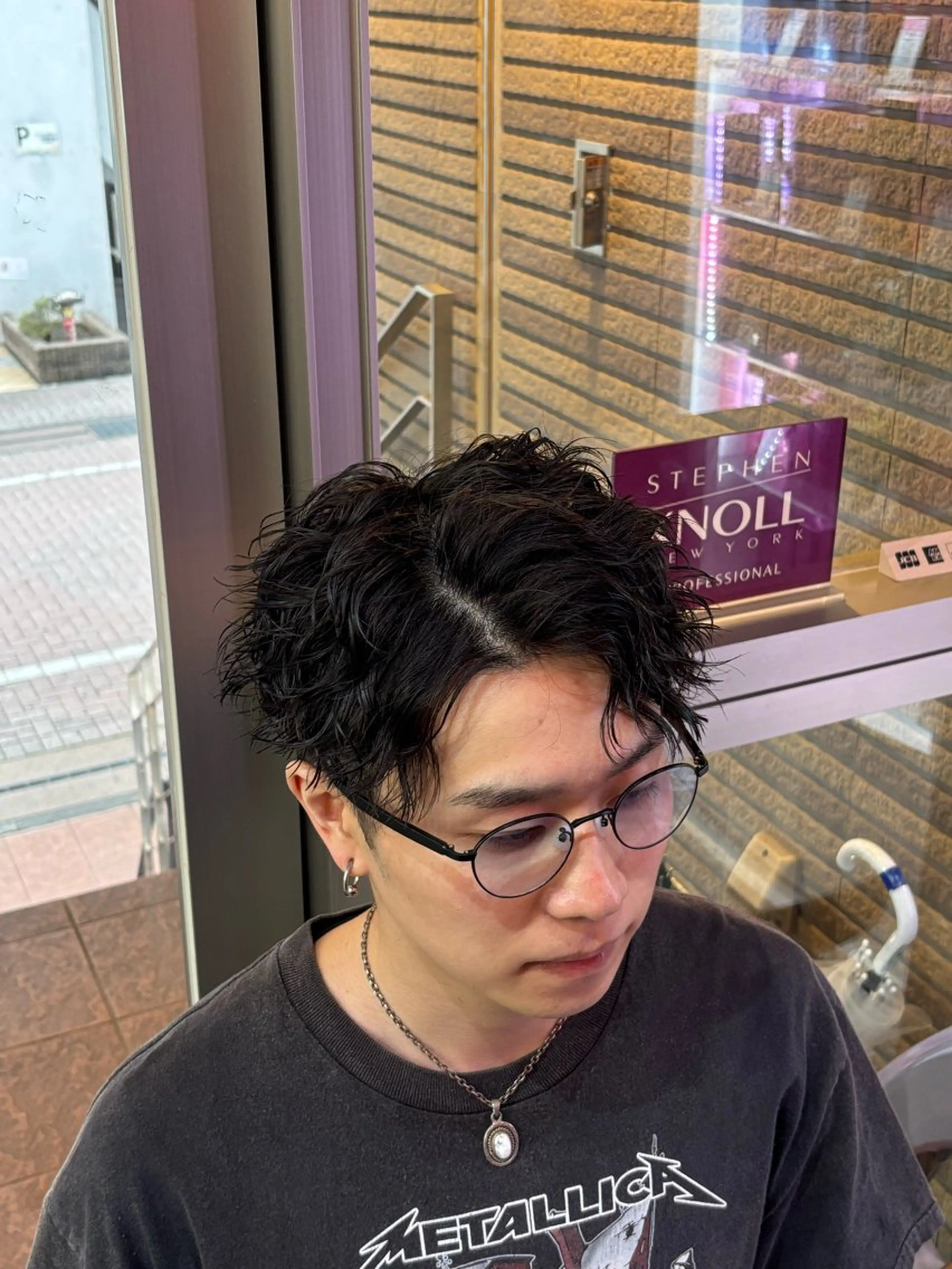 パーマ メンズハイトーン 北斗💍レイヤーのヘアスタイル