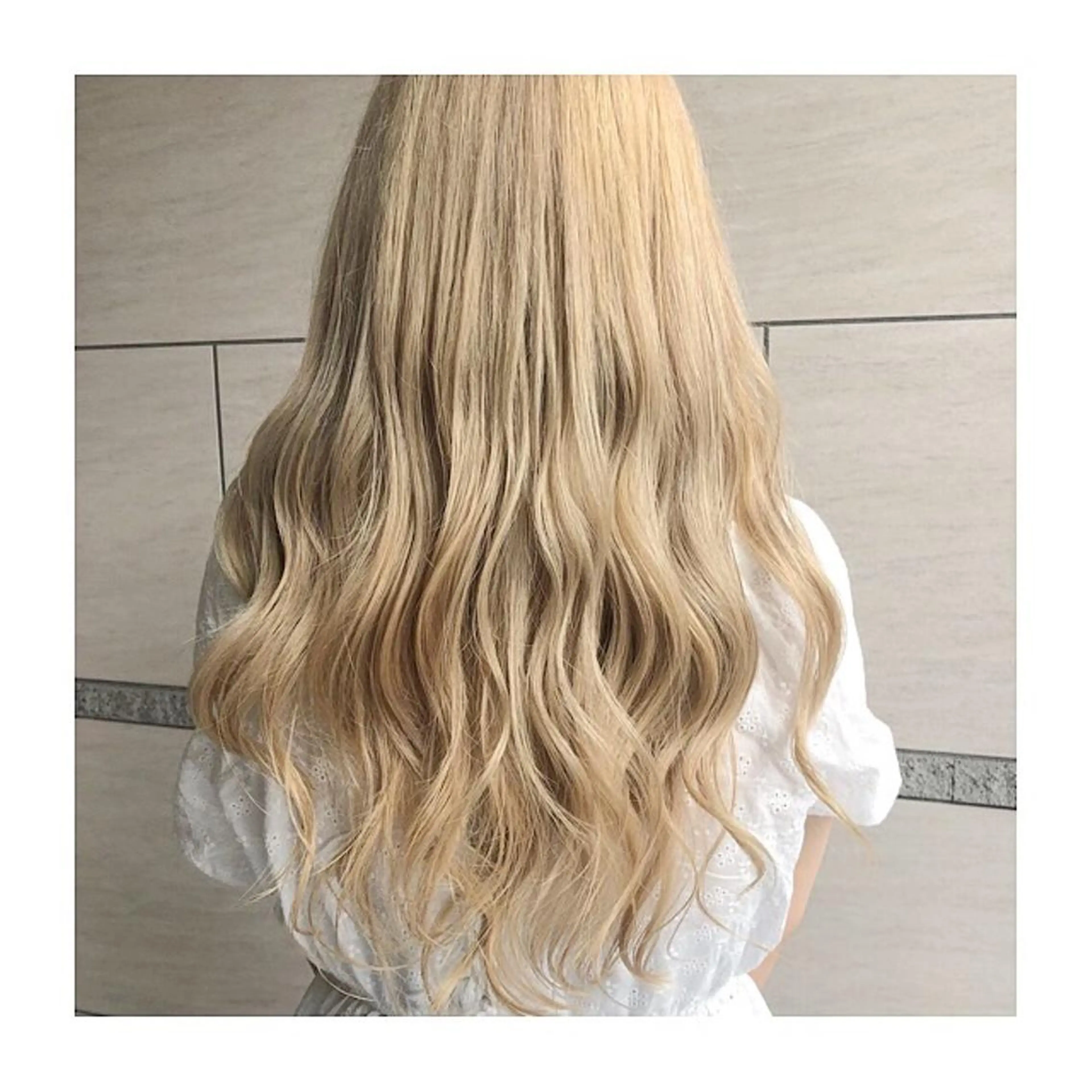 ロング カラー ブリーチ ブロンド ヘアカラー 💚 nao💚のヘアスタイル