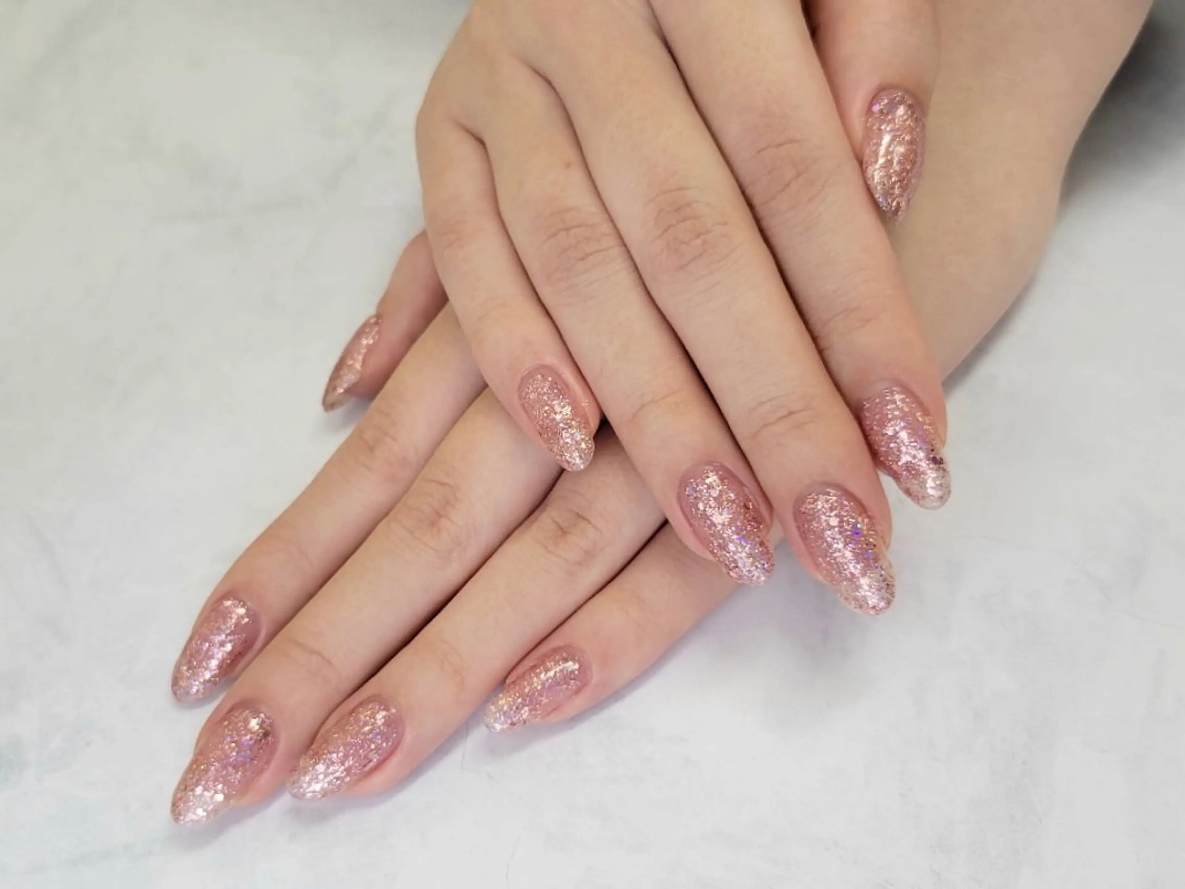 ネイル キラキラネイル ラメ(グリッター) ハンドネイル アンビアンテ浦和店所属・アンビアンテ 🐰 大山のネイルデザイン