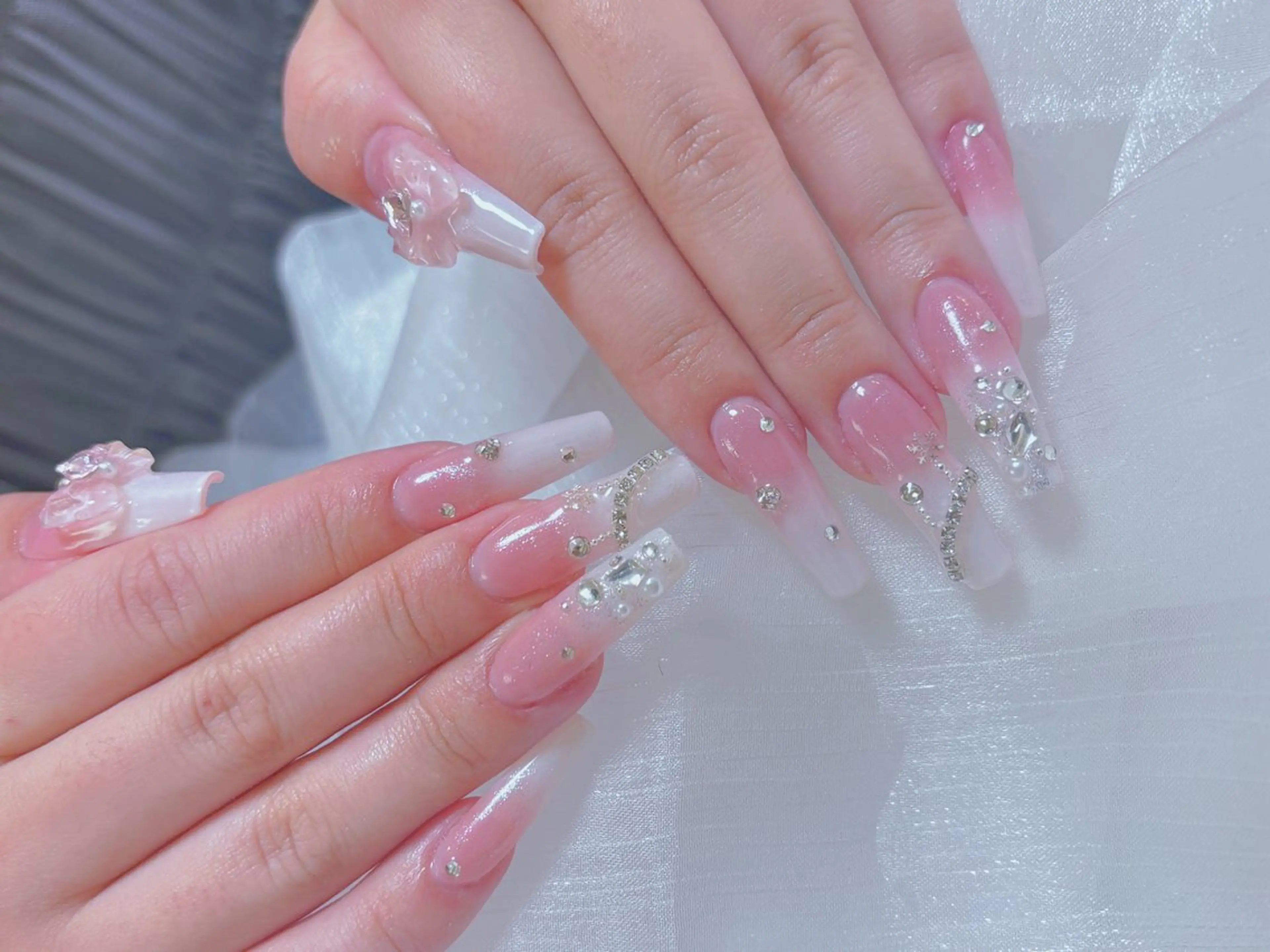 ネイル ジェルネイル グラデーション ハート キラキラネイル マグネットネイル ネイルサロンエクラ 🫧Shizukaのネイルデザイン