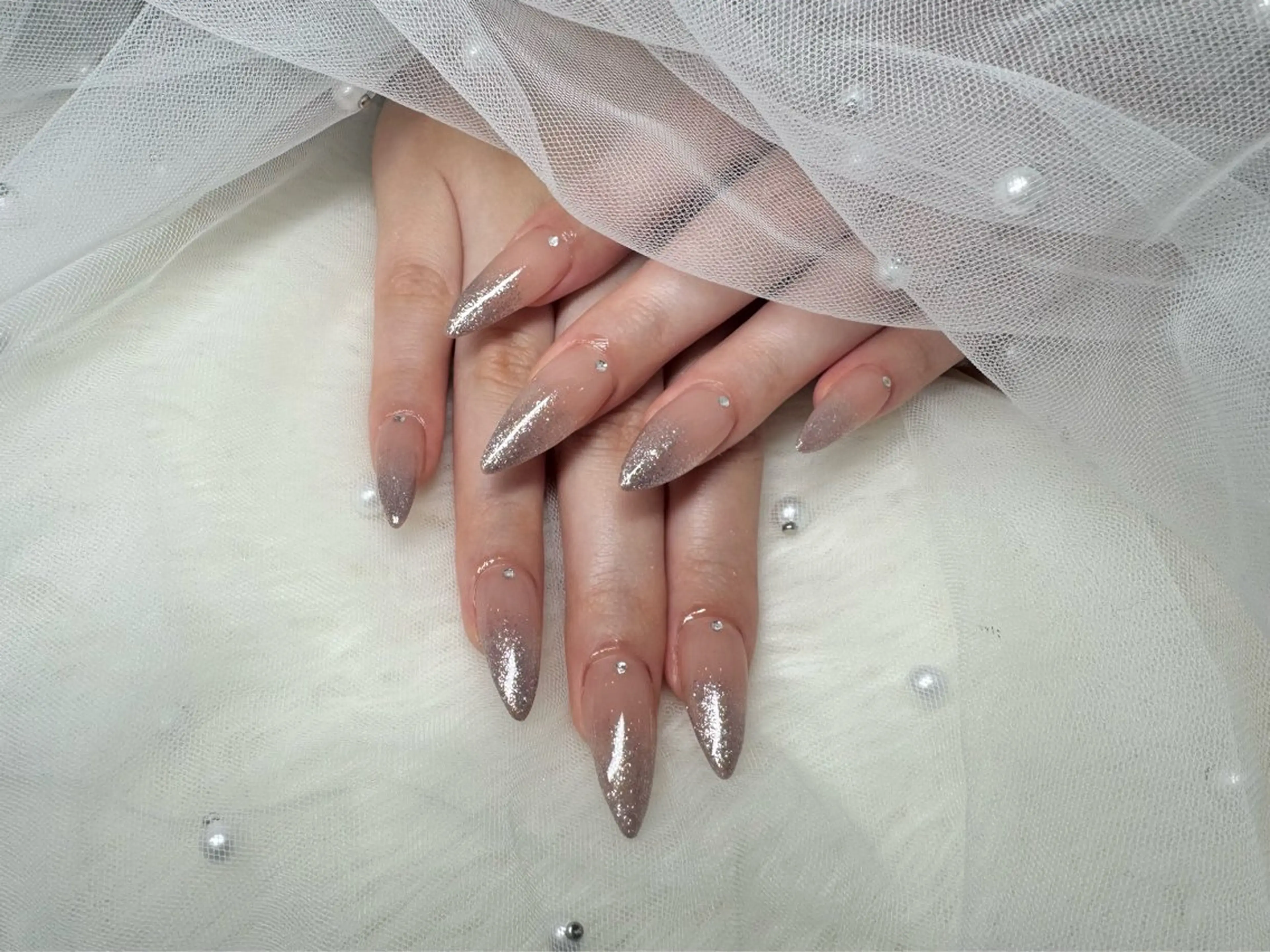 ネイル フットネイル ジェルネイル キラキラネイル ロングネイル オフィスネイル ハンドネイル AYAKA🩵難波♡ 韓国ネイルで可愛く♡のネイルデザイン