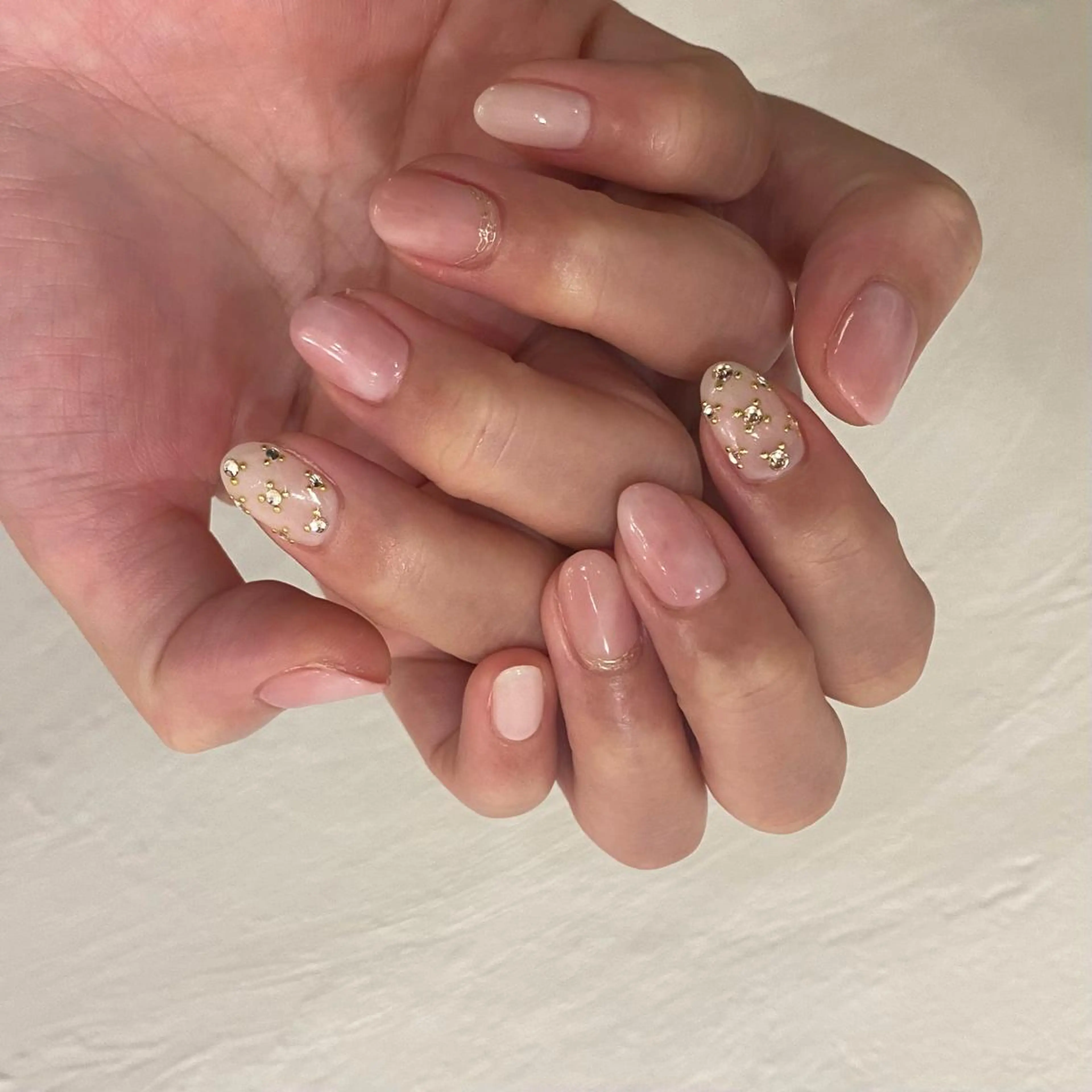 ネイル ネイル&アイ　QUEEN&CRIMSON所属・眉WAX/ピーリング ホワイトニングの眉毛・アイブロウイメージ