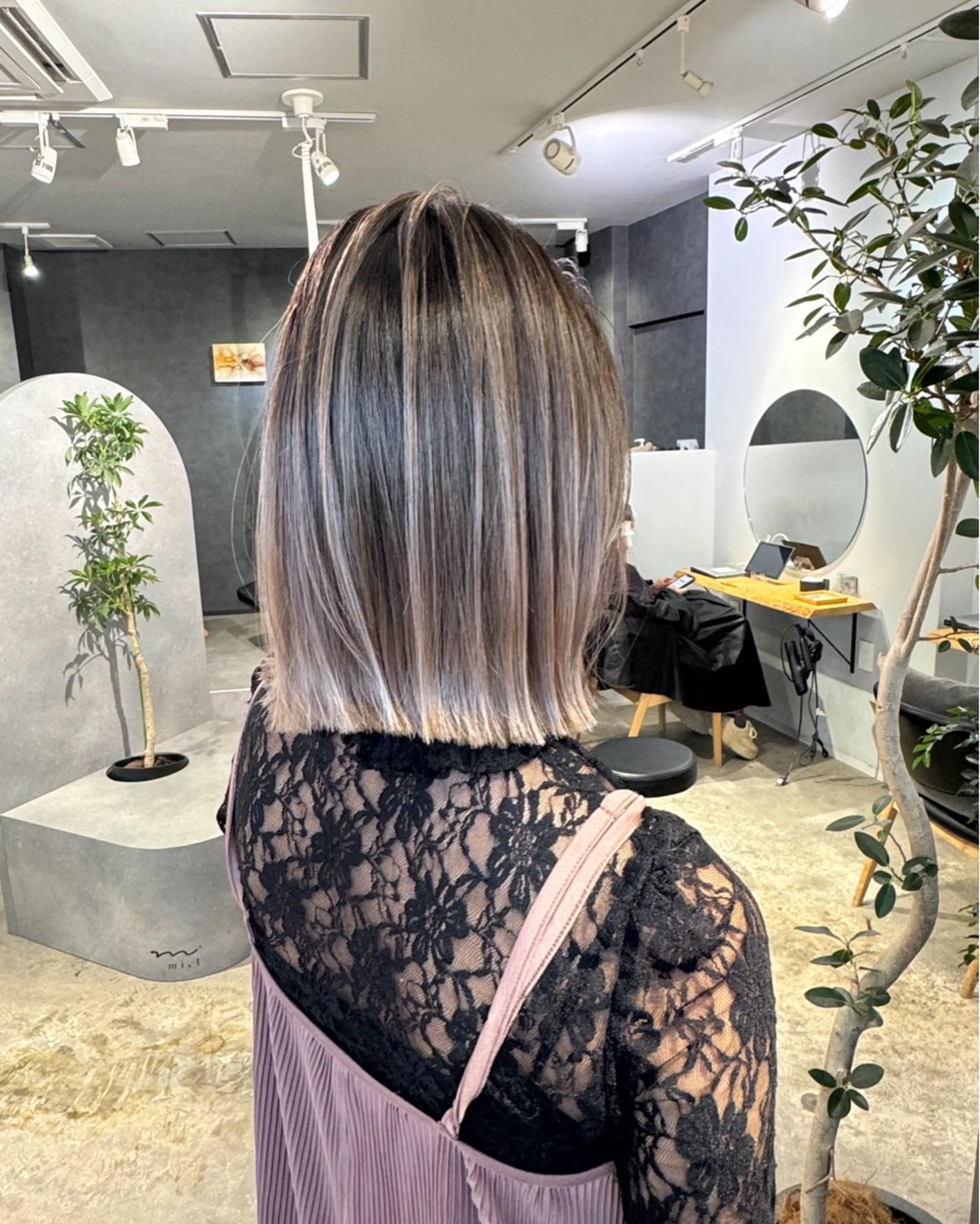 ミディアム 岸川 恭子のヘアスタイル