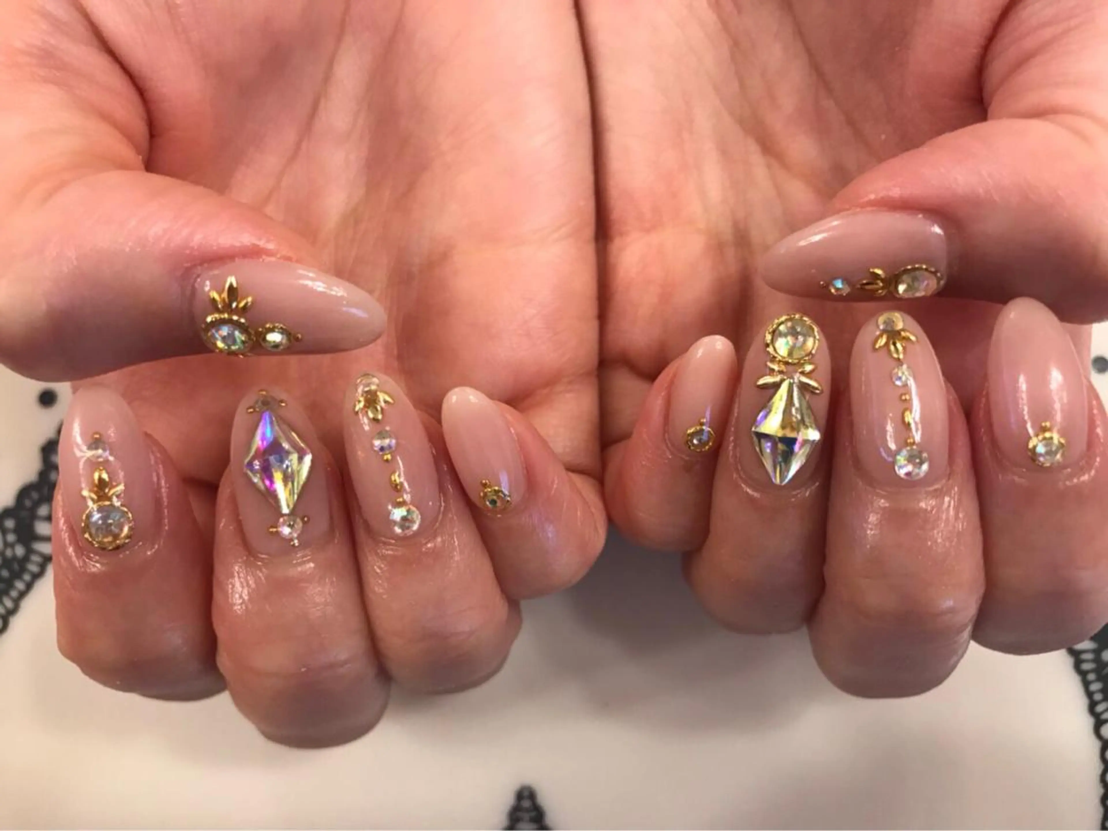 ネイル ネイルリボン 受付スタッフのネイルデザイン