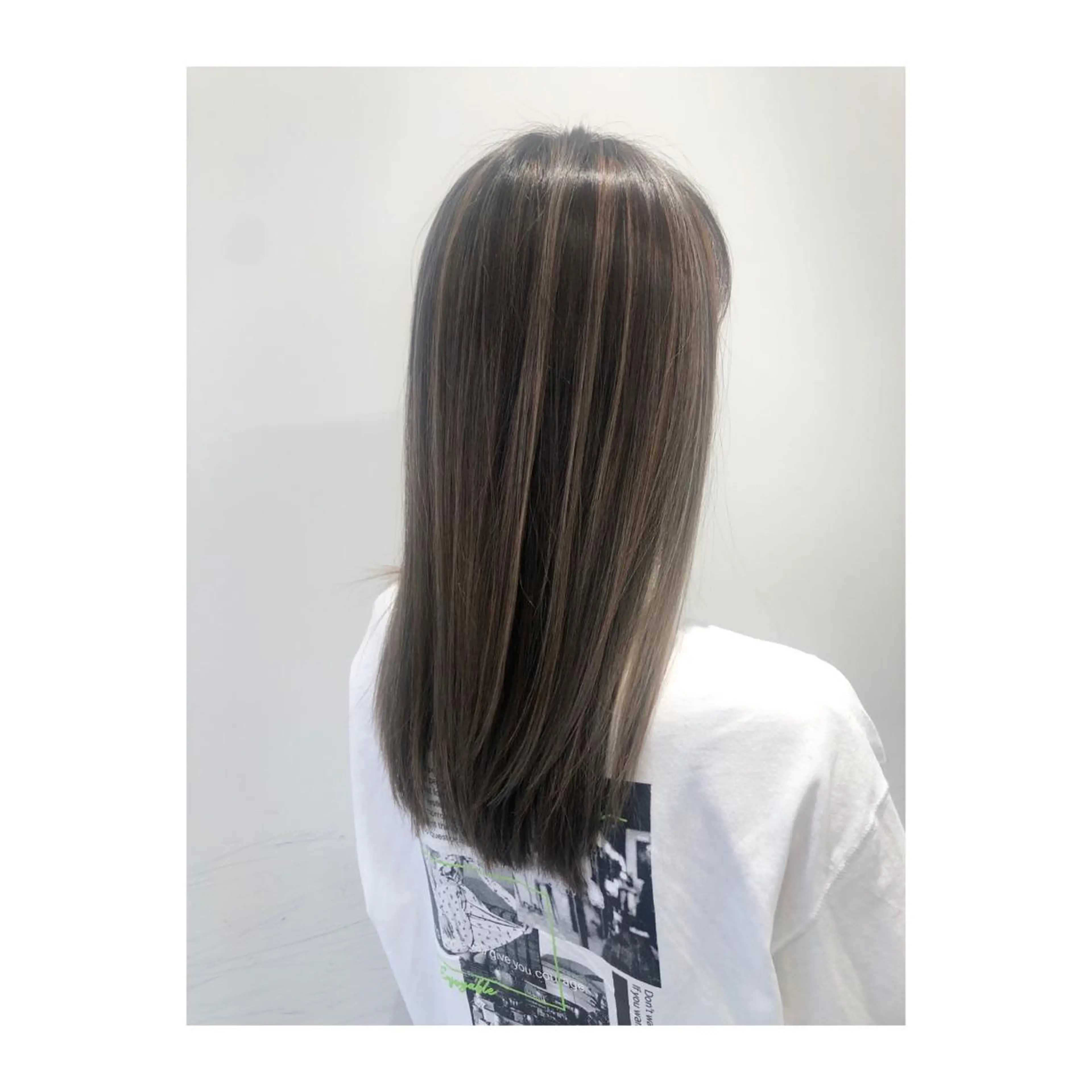 ロング ヘアカラー あらい なつみのヘアスタイル