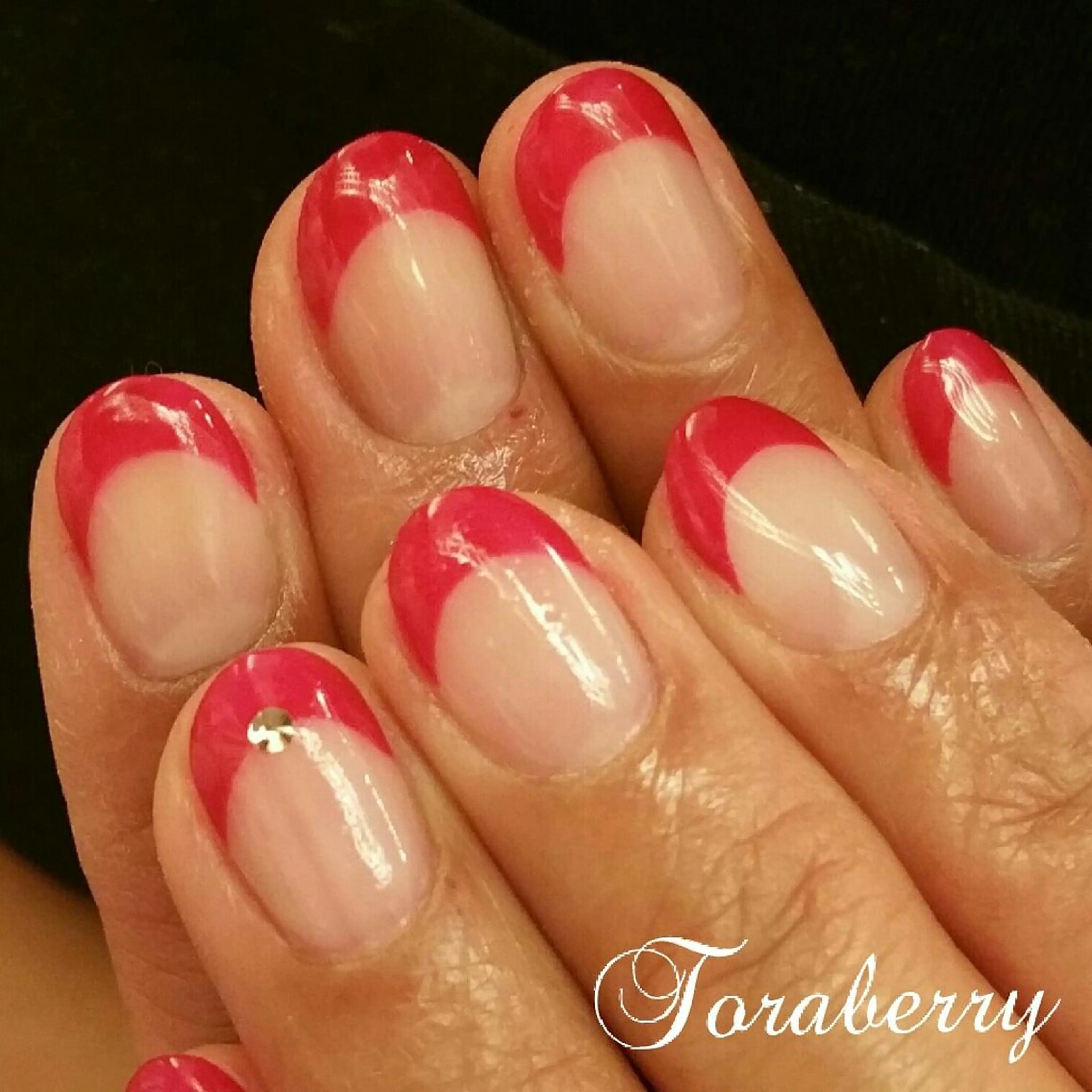 ネイル フレンチネイル 赤色 ハンドネイル ネイリスト なつみのネイルデザイン