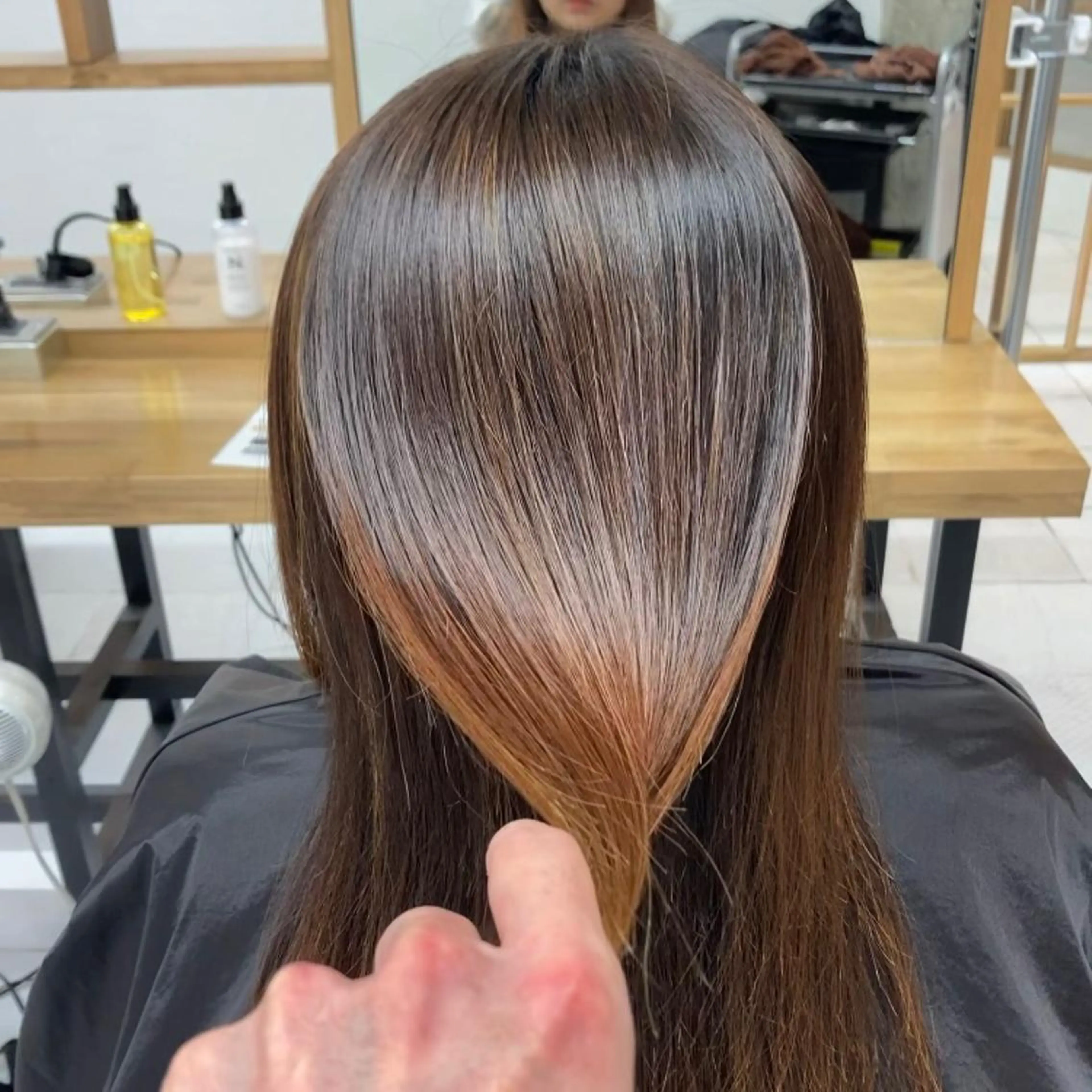 セミロング トリートメント 韓国レイヤーカット★ 小林大樹のヘアスタイル