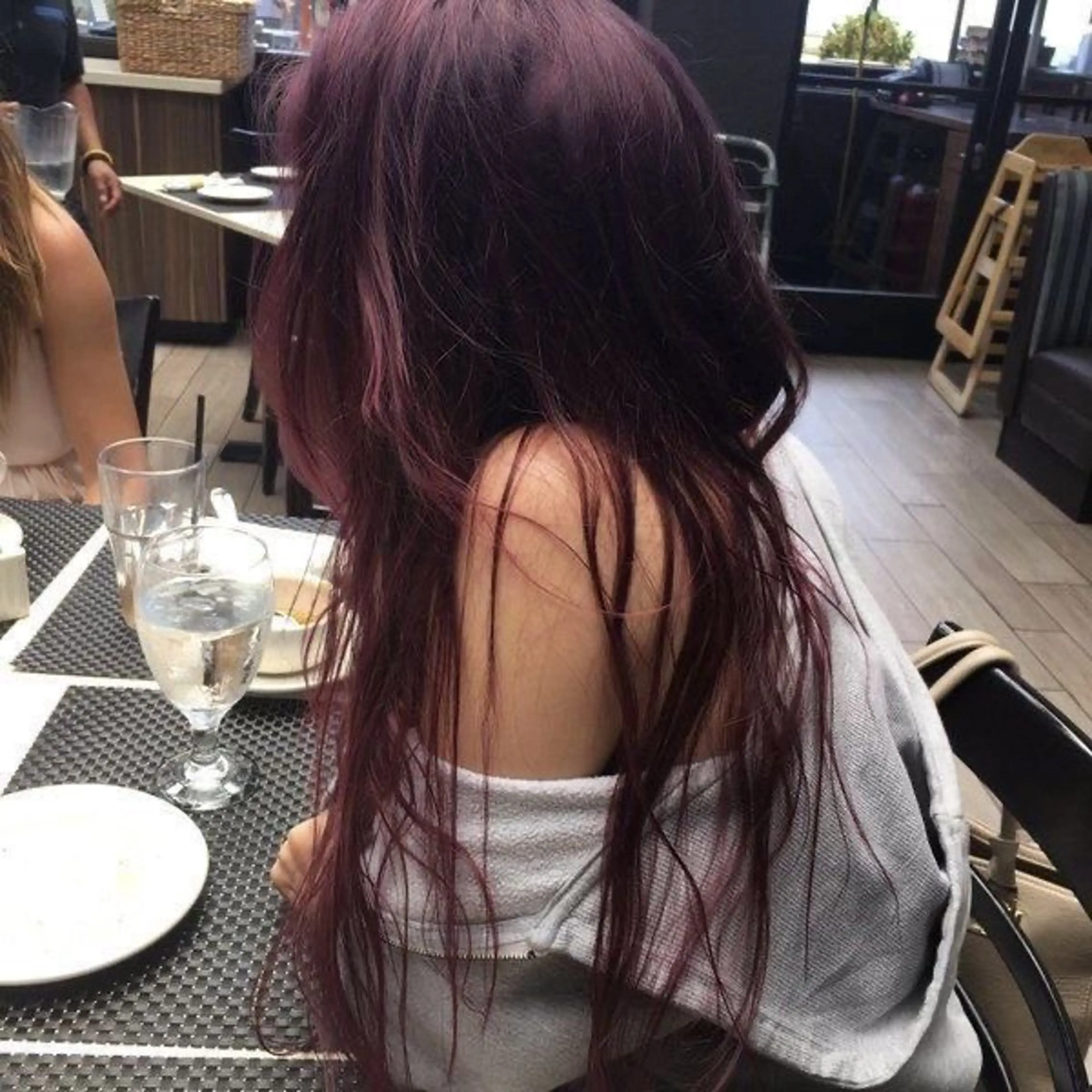 ロング カラー nonoka オリーブ/グレージュのヘアスタイル