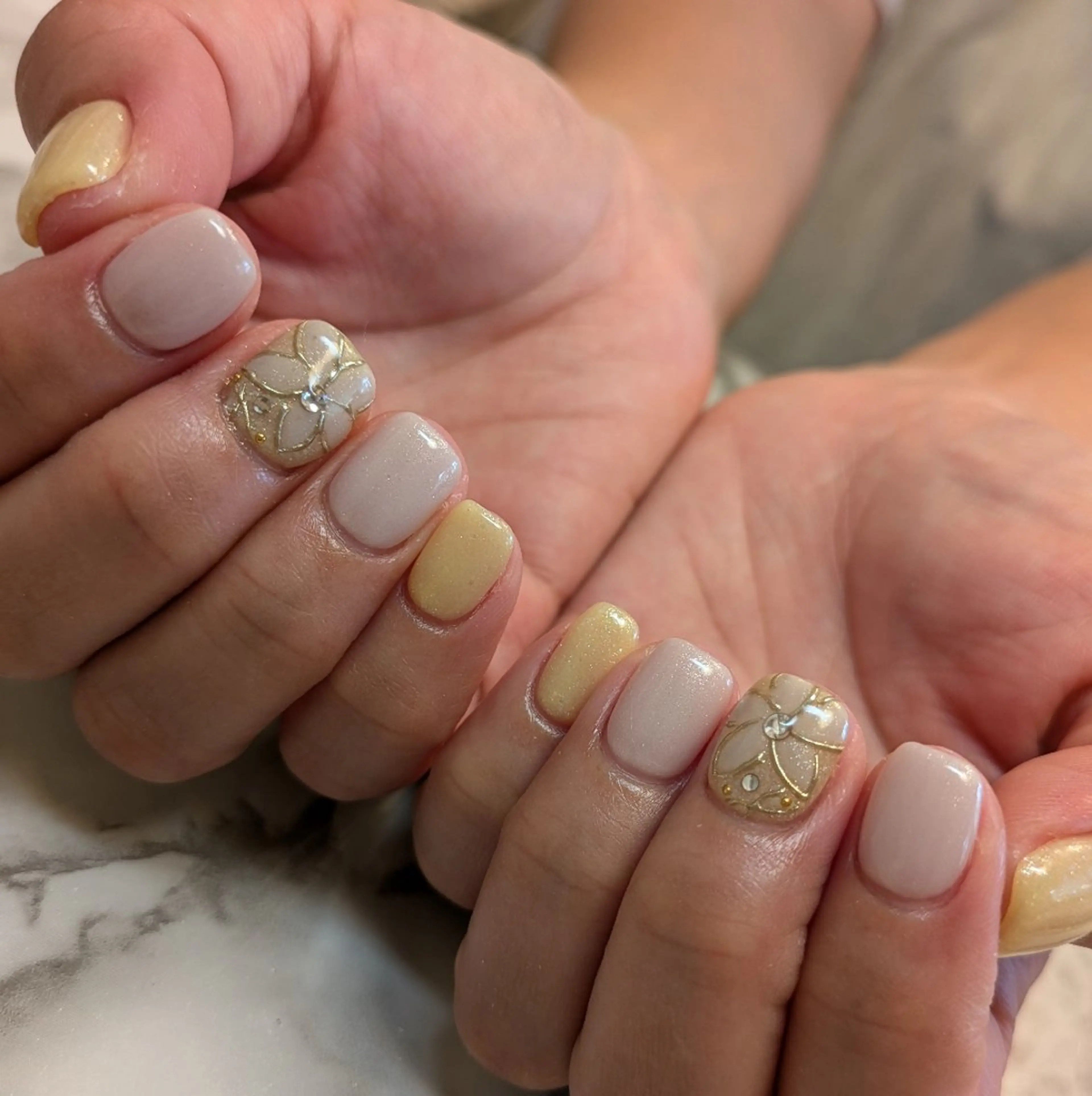 ネイル フラワーネイル ジェヌインネイル 河内のネイルデザイン