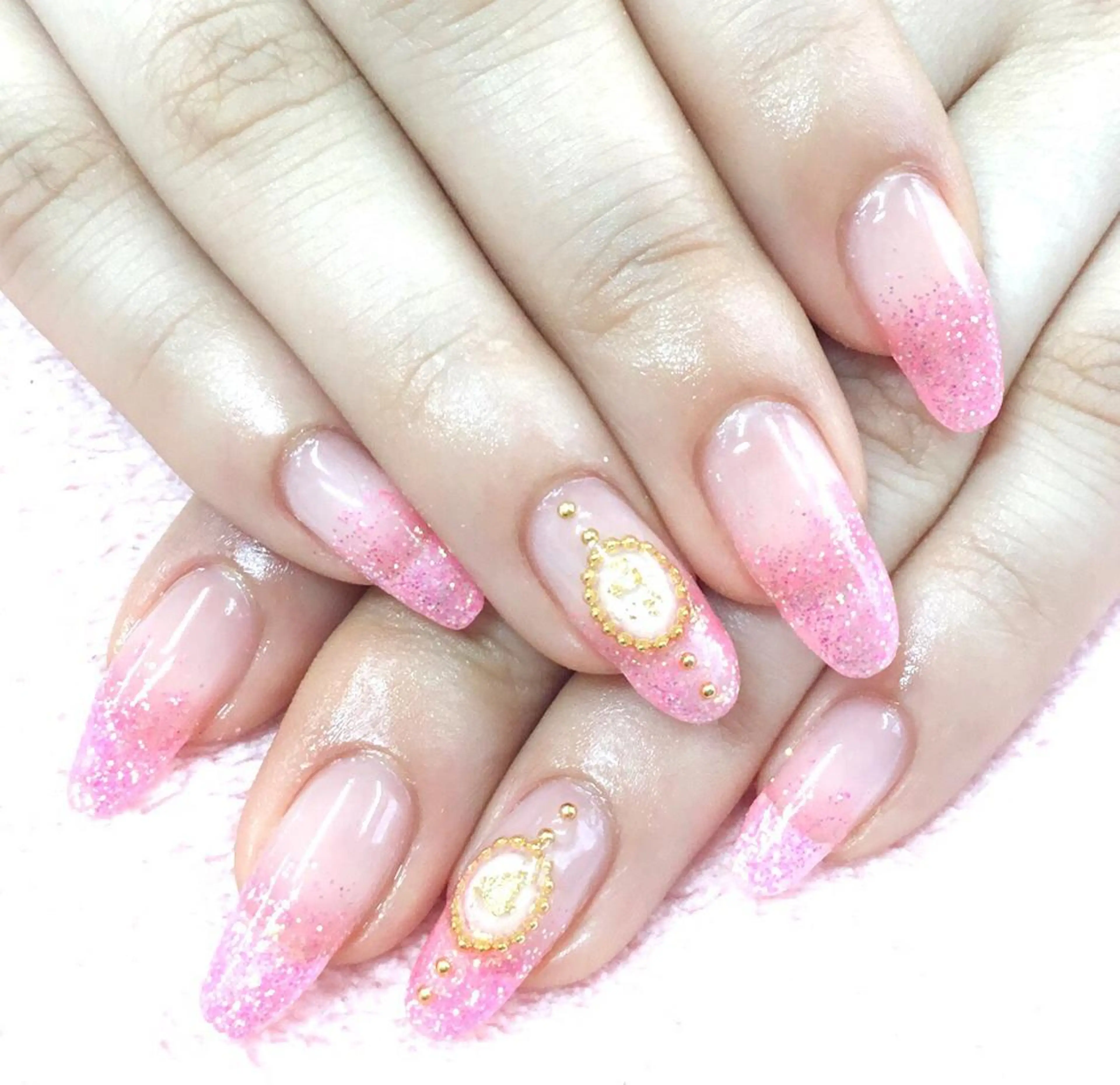 ネイル e.nail所属・和賀井 恵理のネイルデザイン