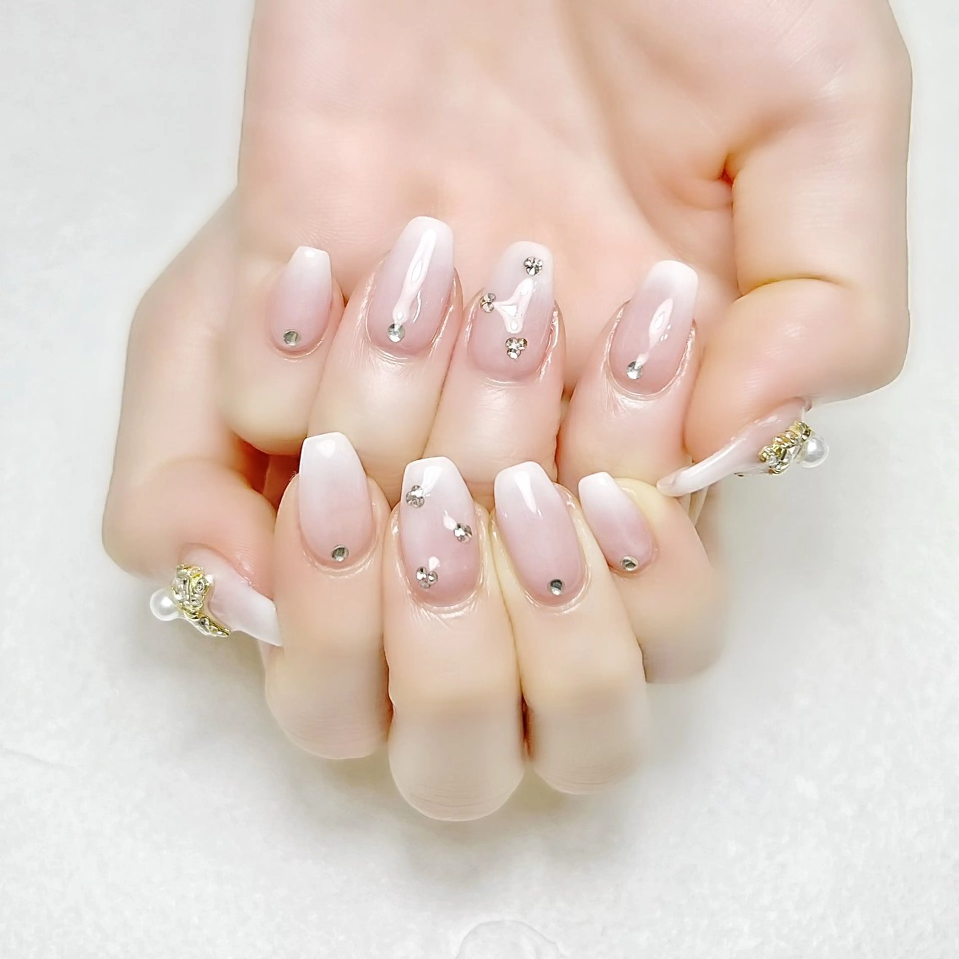 ネイル グラデーション キラキラネイル ピンク 冬ネイル rouse nail RISATOのネイルデザイン