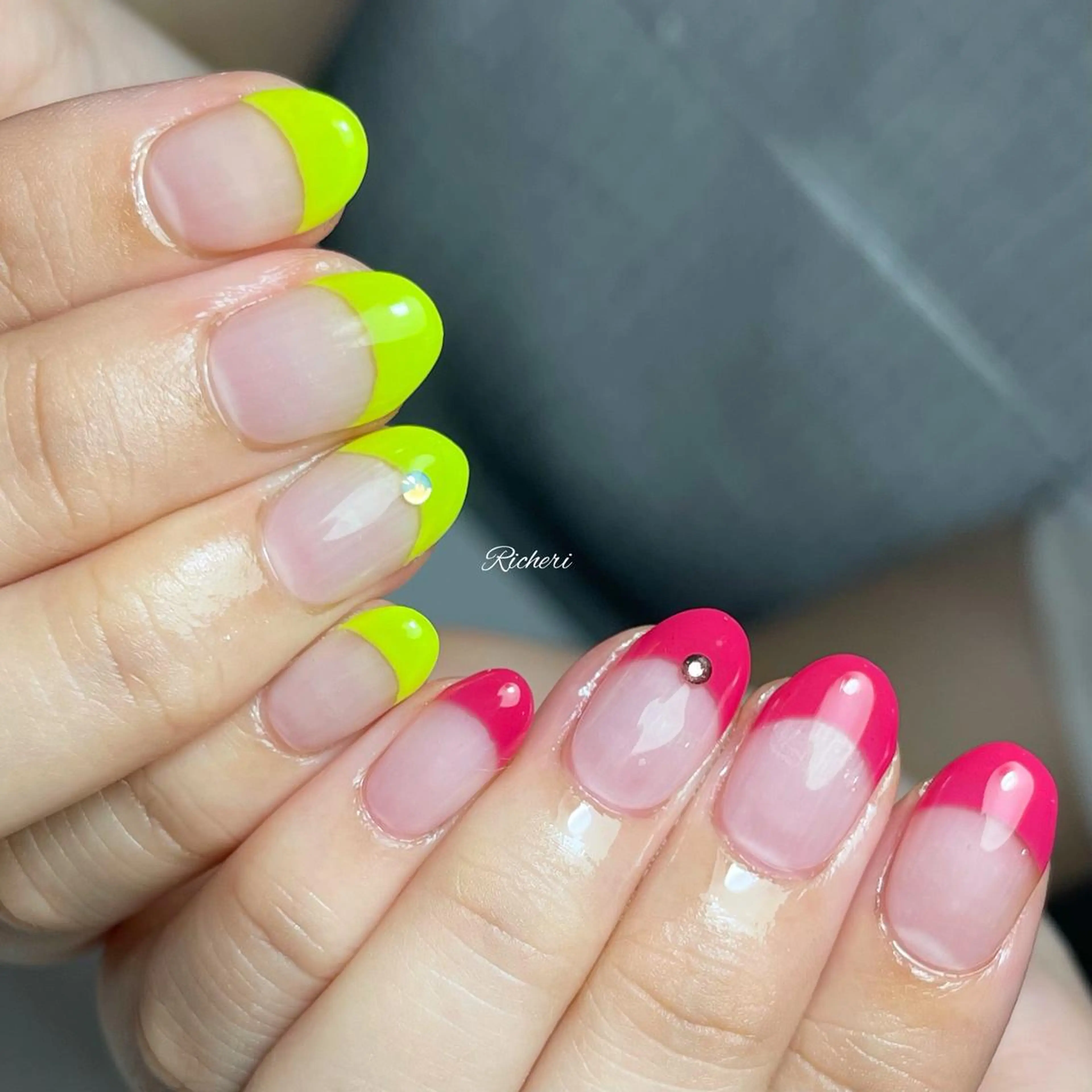 ミディアム ネイル 韓国風ヘア アートネイル フットネイル フレンチネイル ジェルネイル richeri beautyのエステ・リラクイメージ