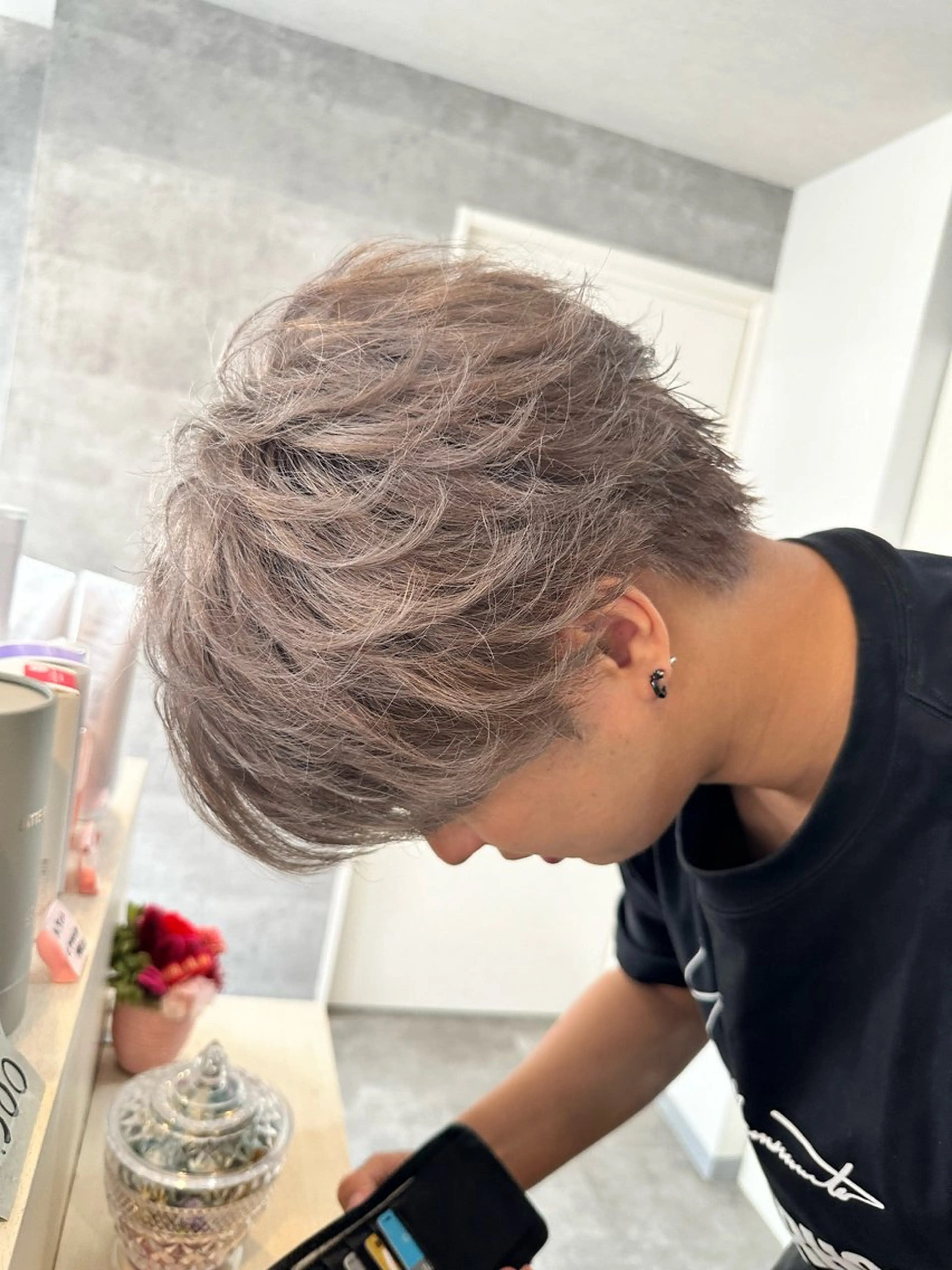 カラー メンズ メンズブリーチ ベージュカラー ブリーチ ミルクティーベージュ Bleachi 大宮West所属・鈴木拓也 メンズカットのヘアスタイル