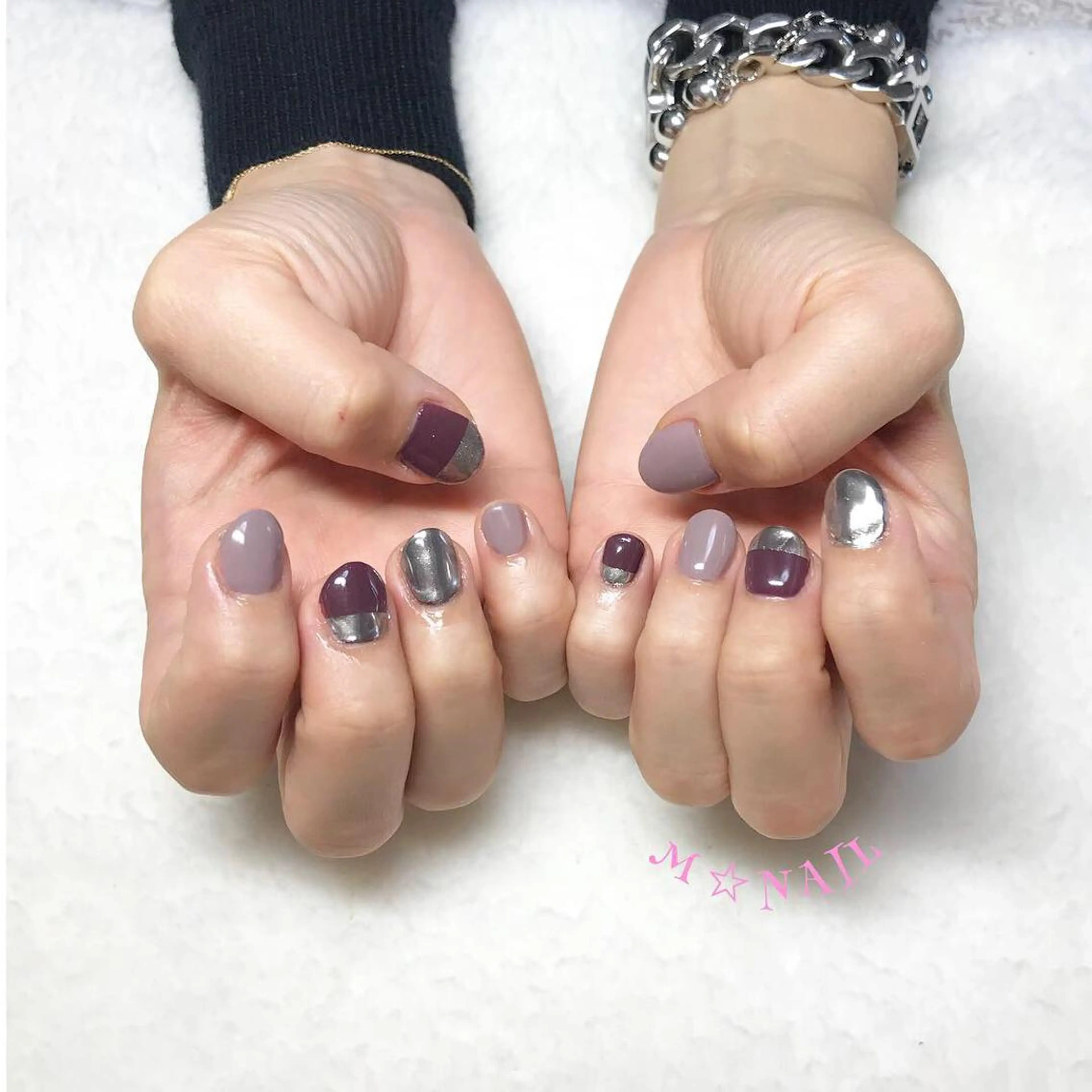 ネイル ミラーネイル シンプルネイル COCO+所属・COCO +のエステ・リラクイメージ